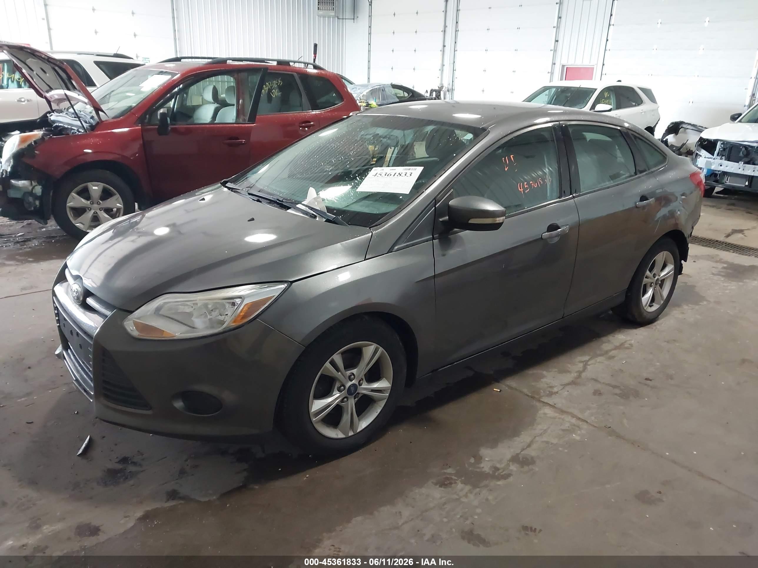 FORD FOCUS image 2