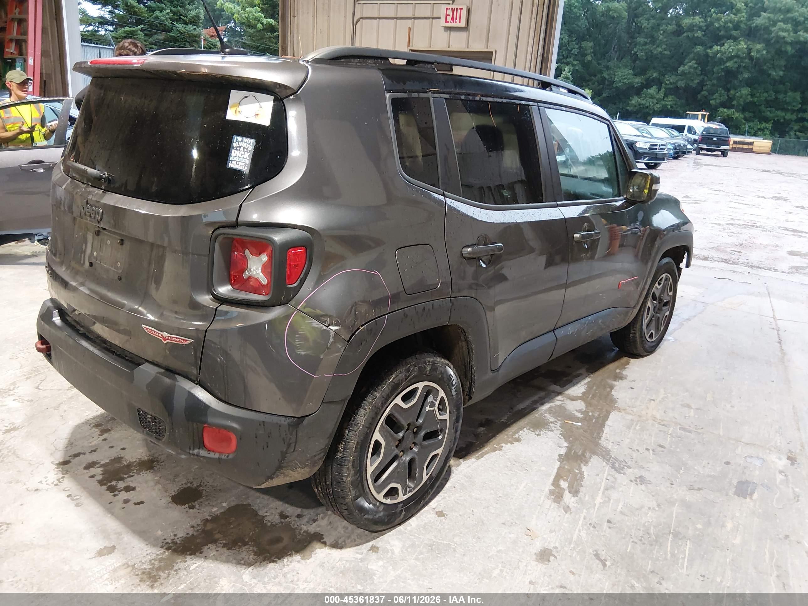 JEEP RENEGADE image 4
