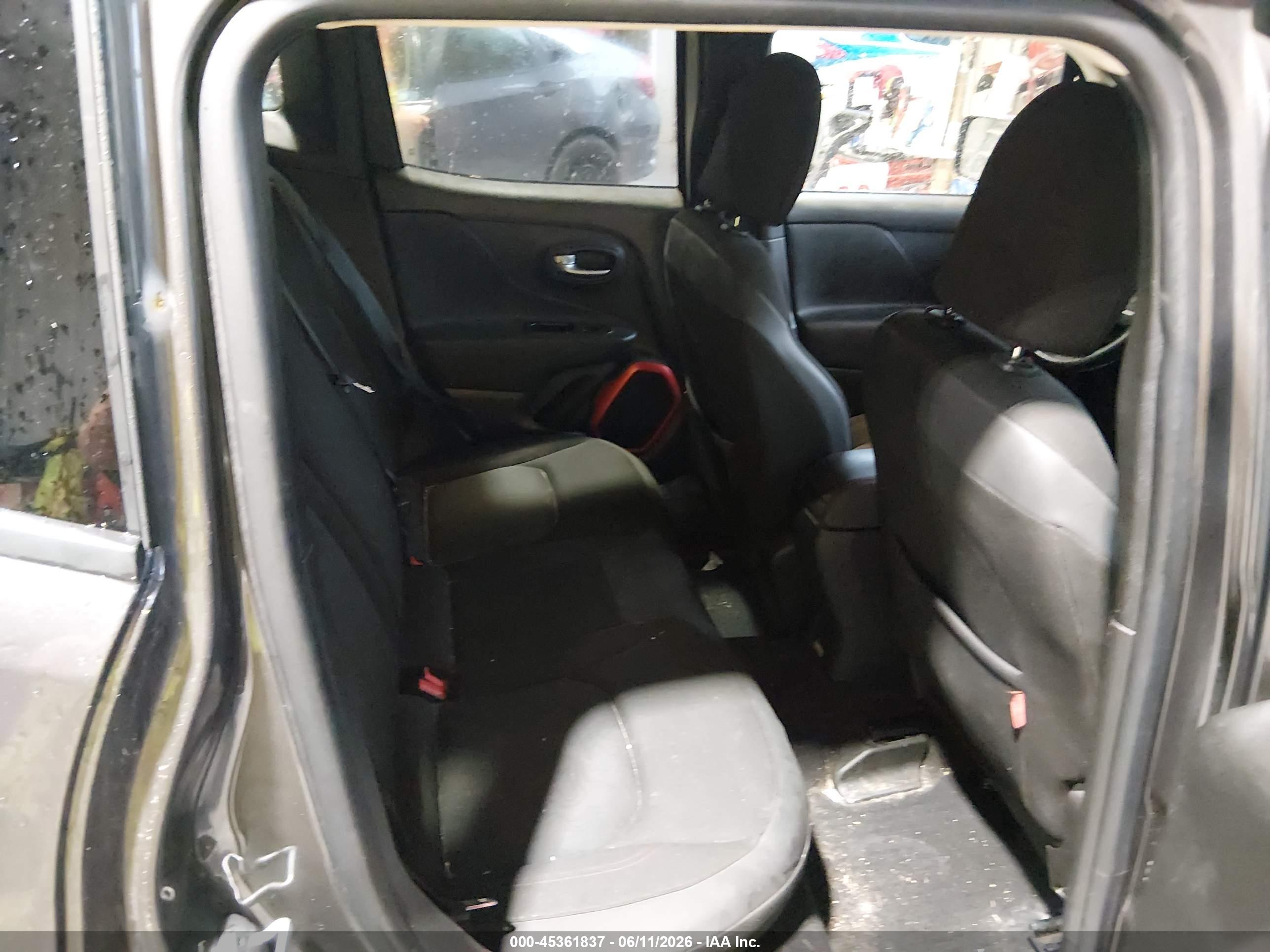JEEP RENEGADE image 8