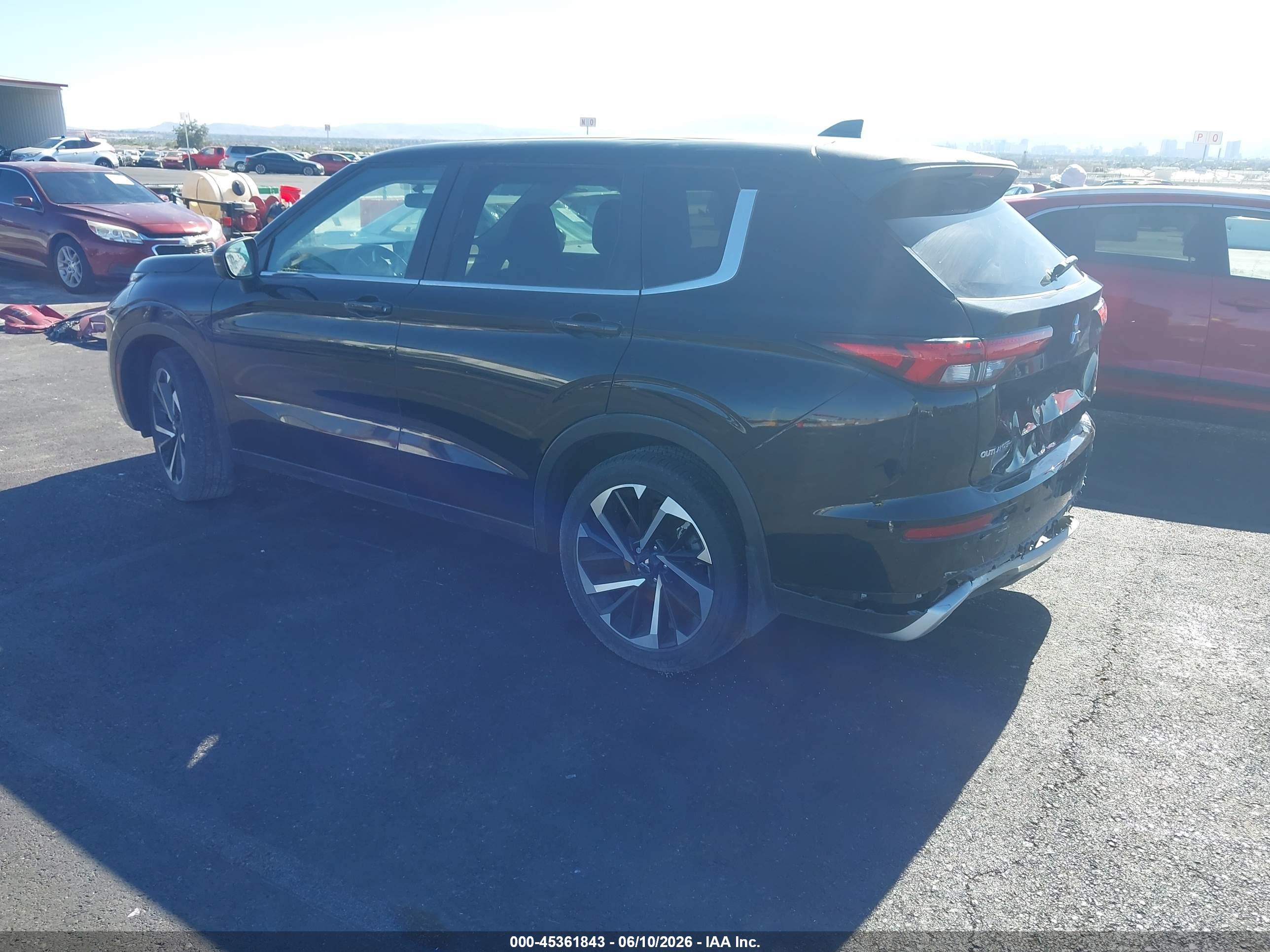 MITSUBISHI OUTLANDER image 3