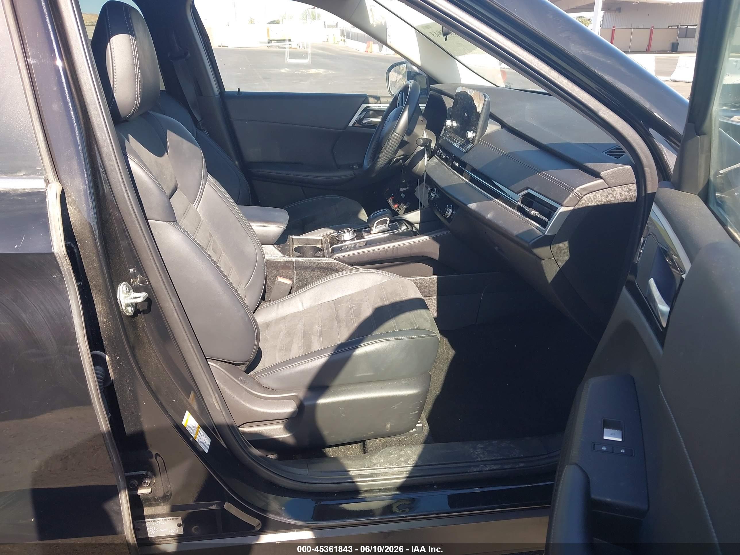 MITSUBISHI OUTLANDER image 5