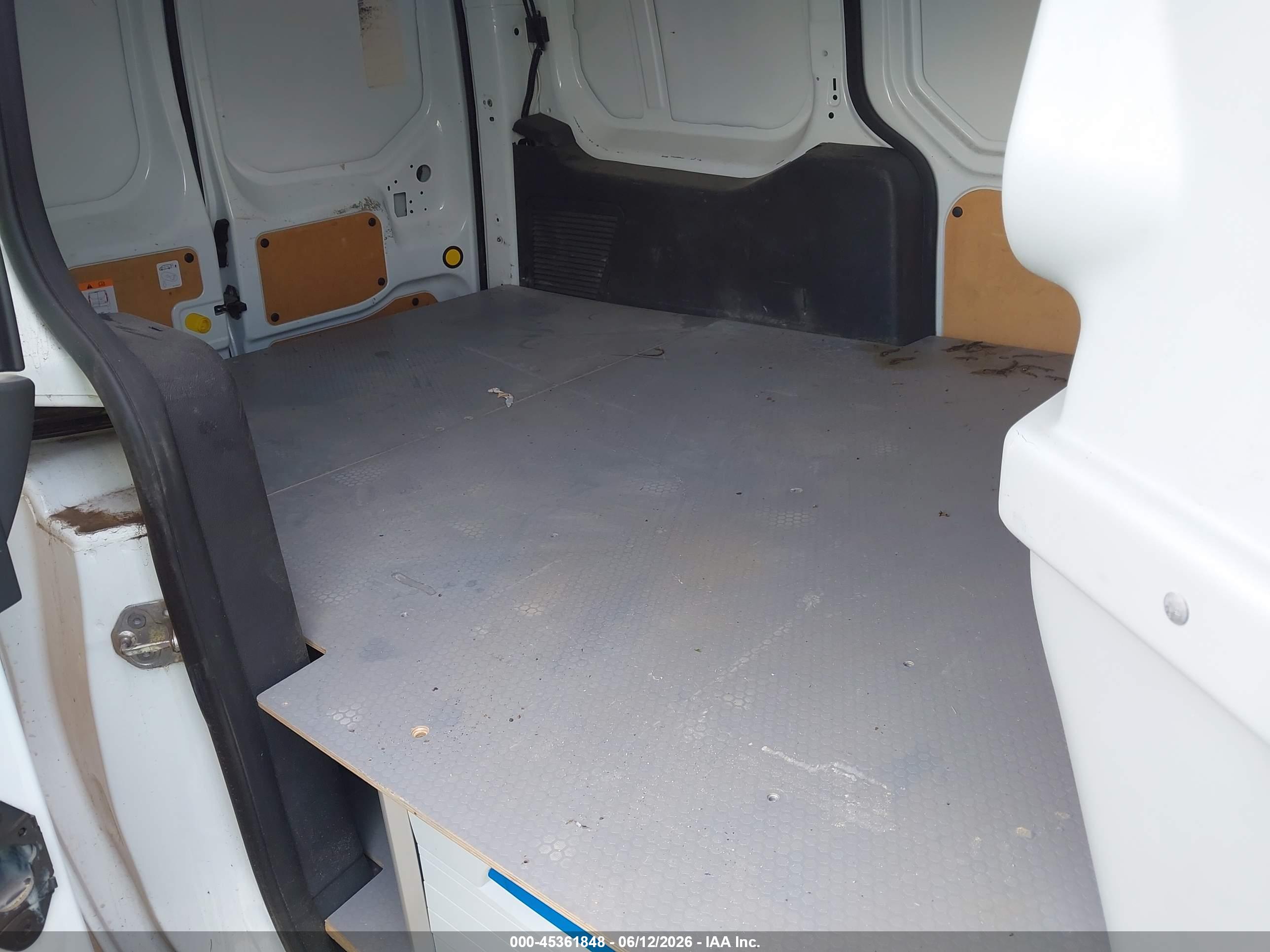 FORD TRANSIT image 8