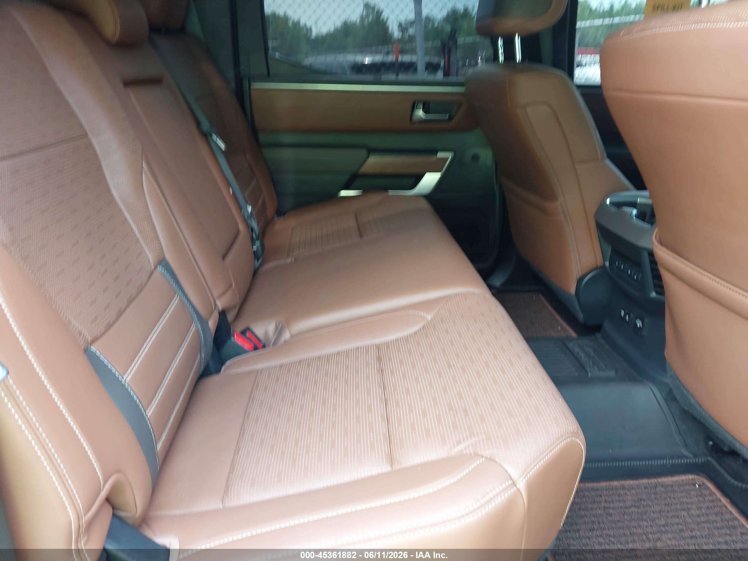 TOYOTA TUNDRA image 8