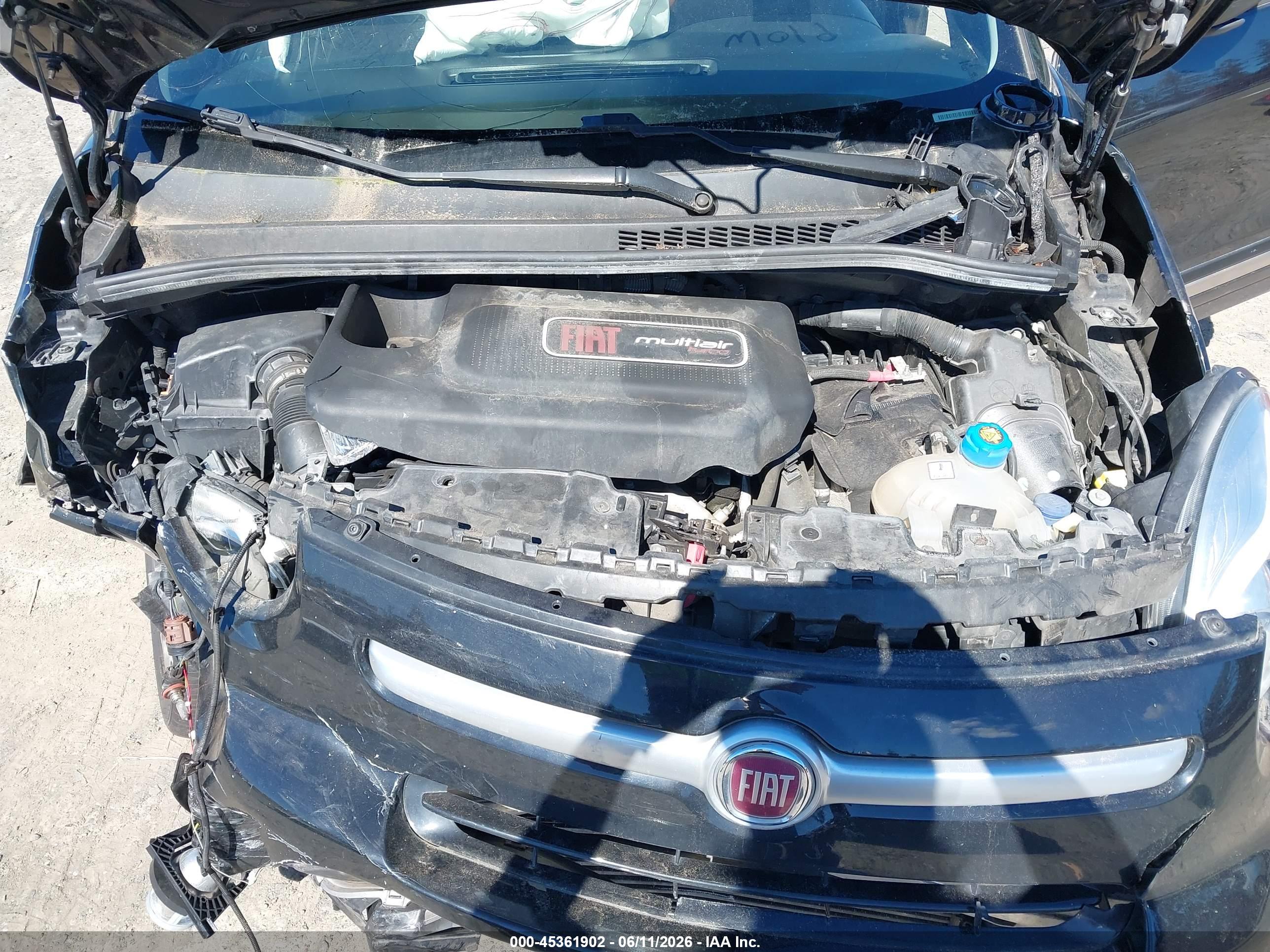 FIAT 500L image 10