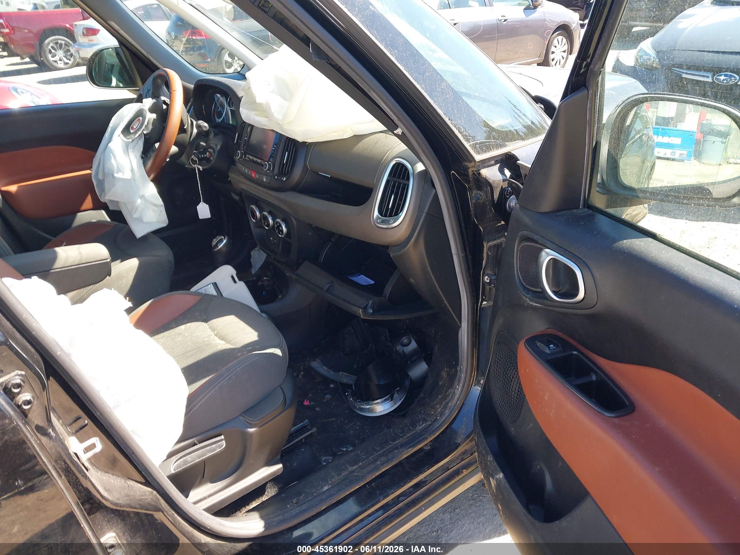 FIAT 500L image 5
