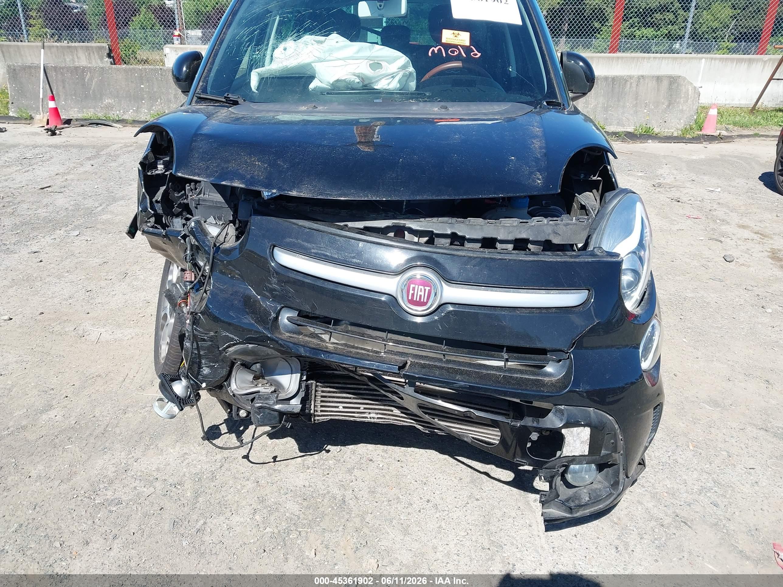FIAT 500L image 6