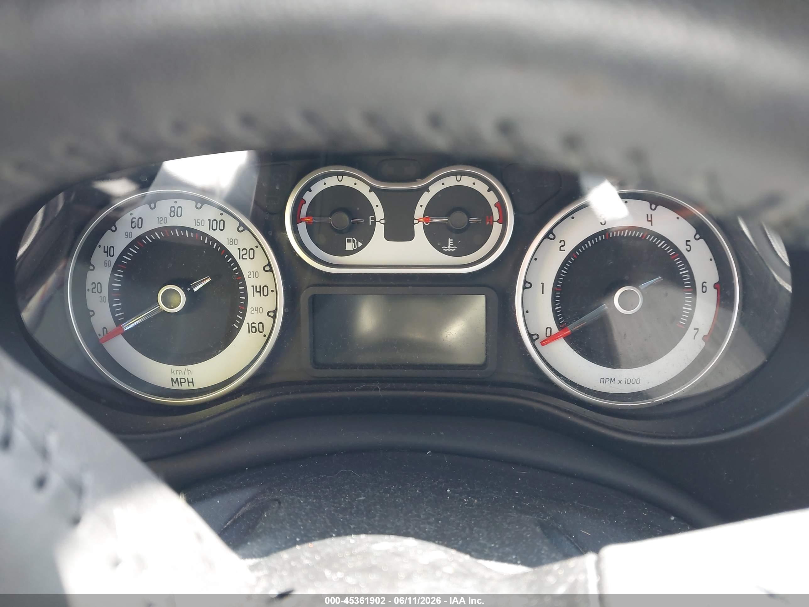 FIAT 500L image 7