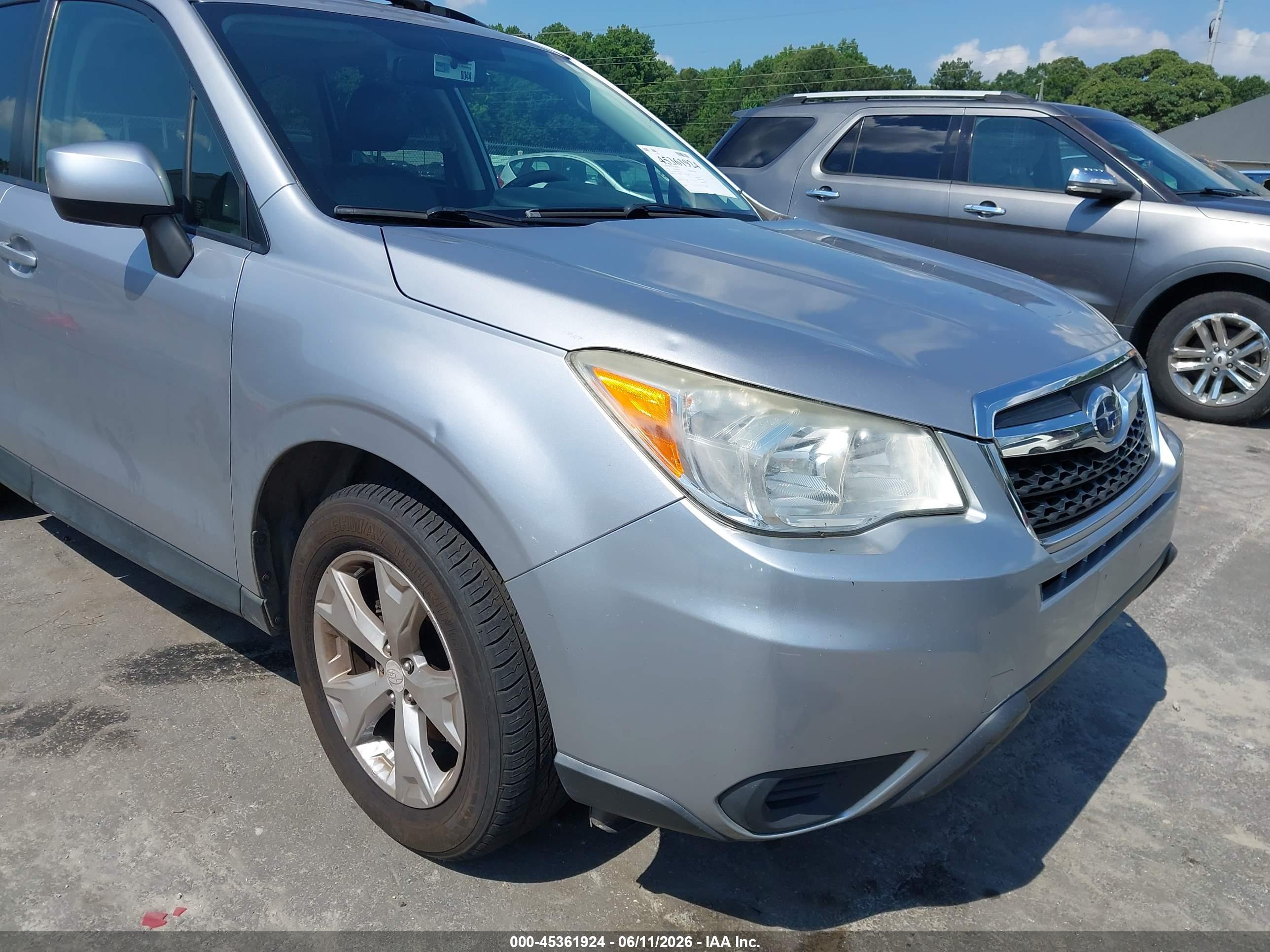 SUBARU FORESTER image 6