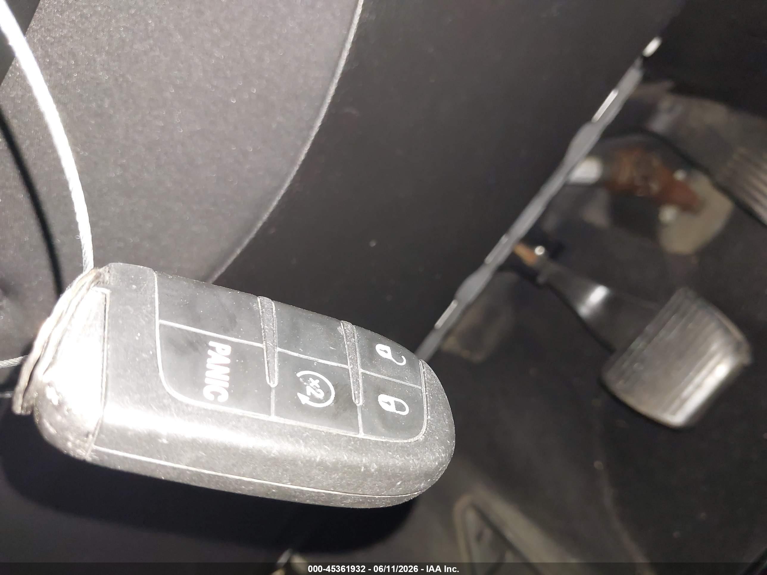 JEEP RENEGADE image 11