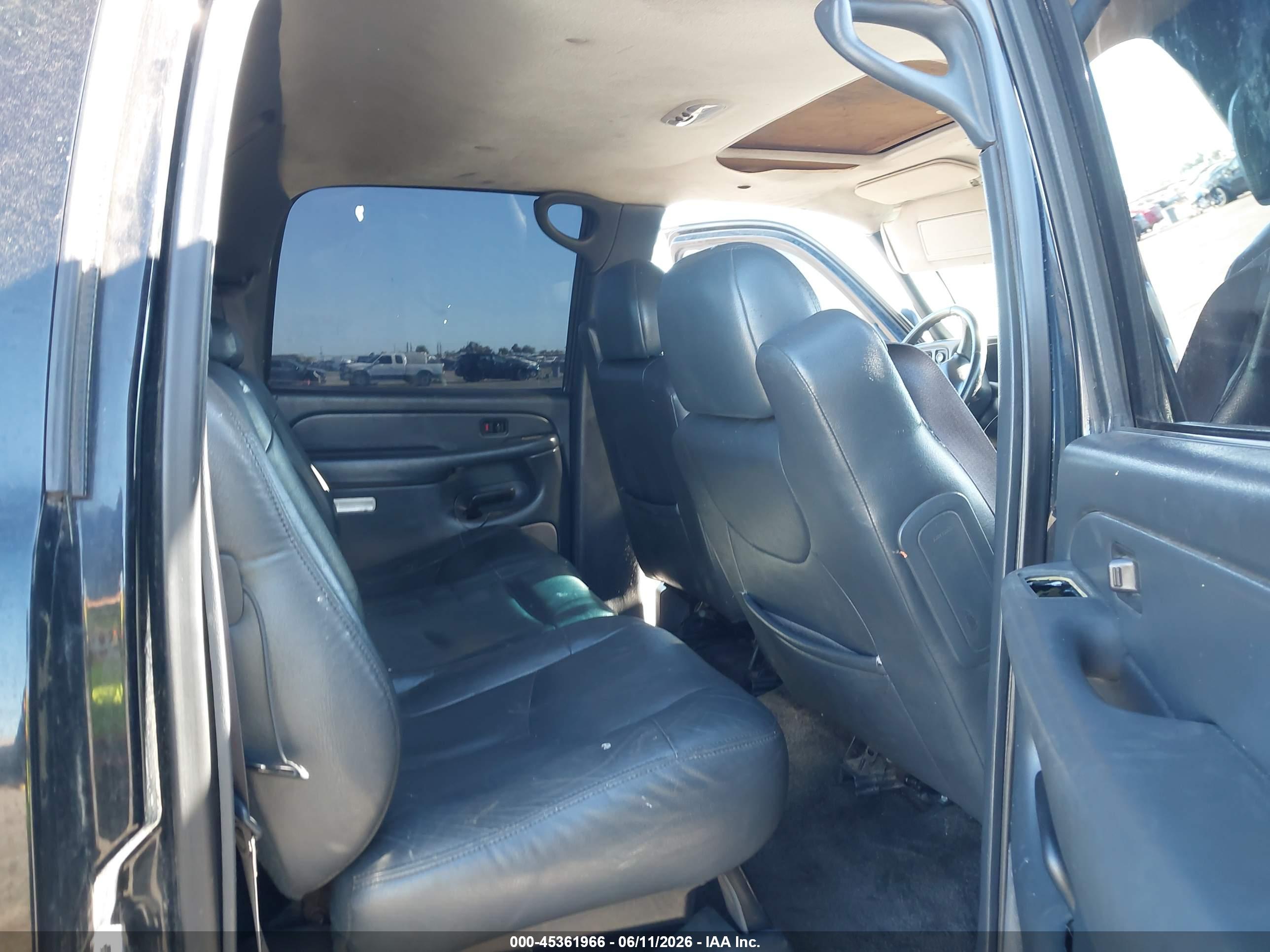 CHEVROLET AVALANCHE image 8