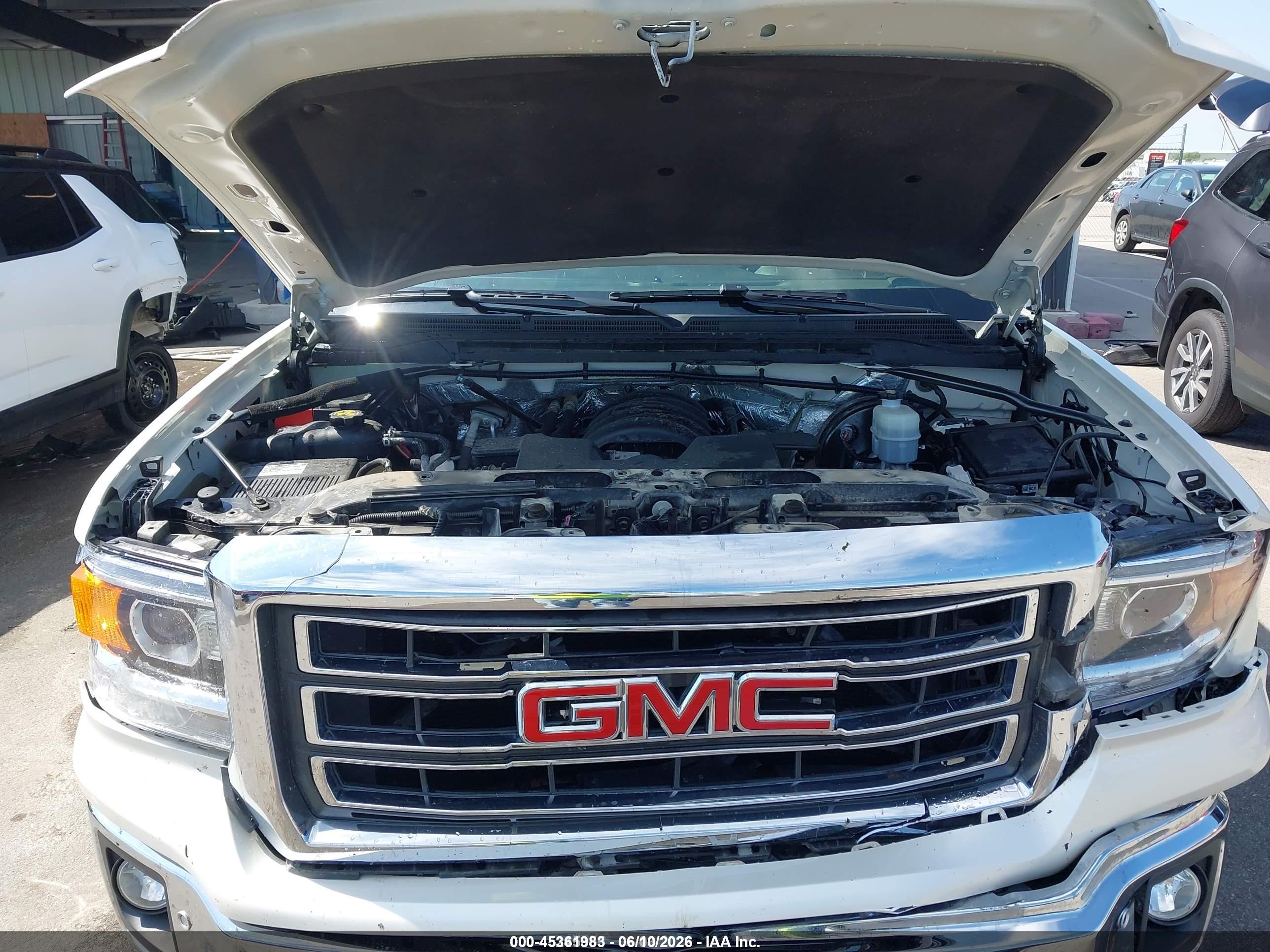 GMC SIERRA image 10