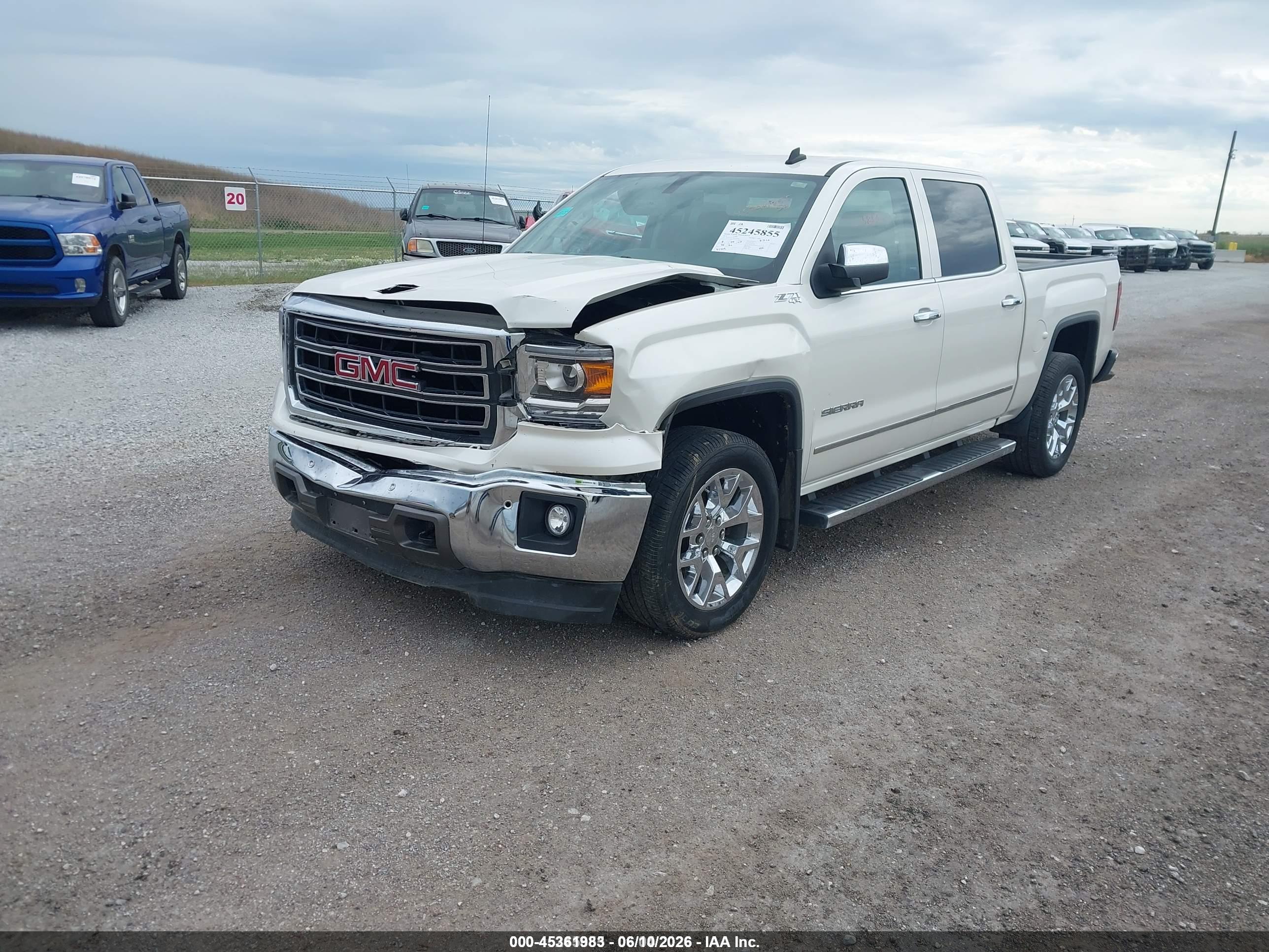 GMC SIERRA image 2