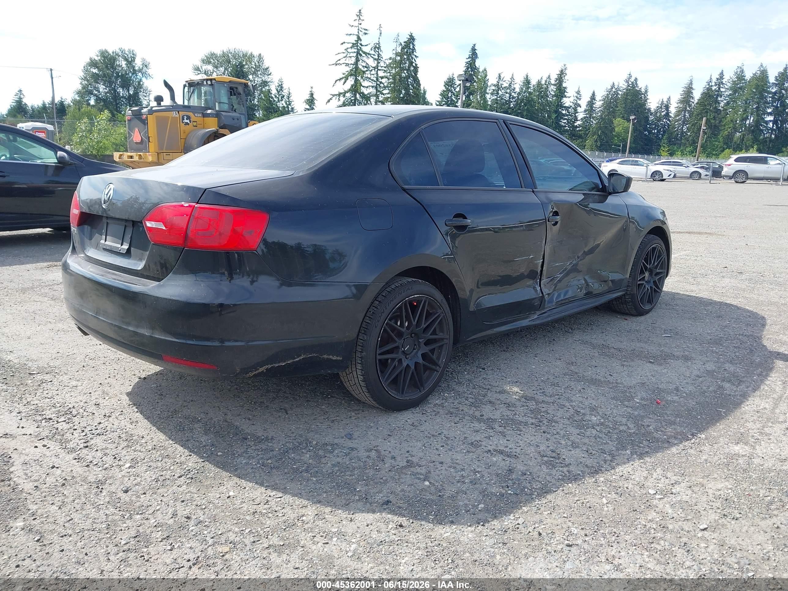 VOLKSWAGEN JETTA image 4
