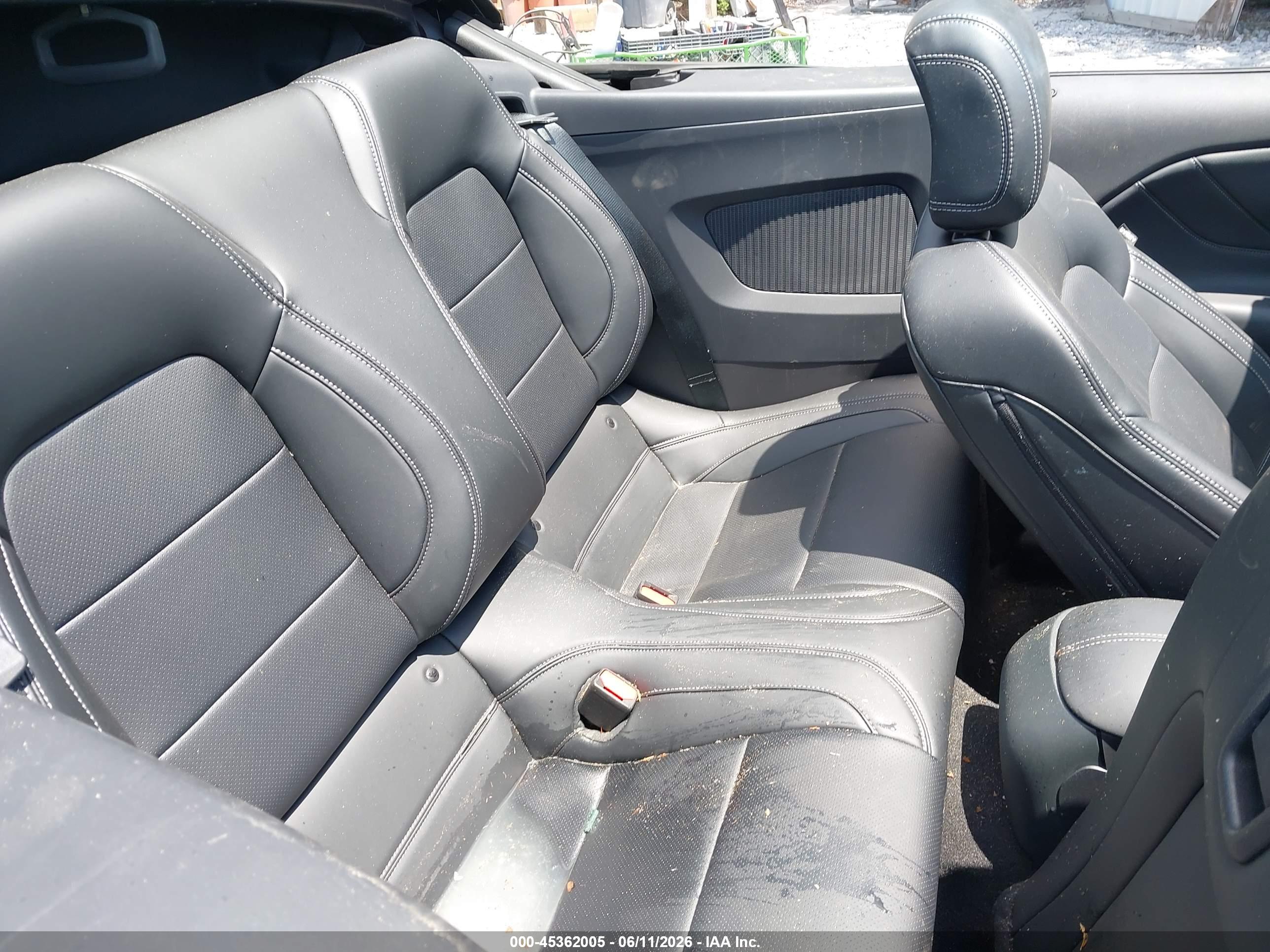FORD MUSTANG image 8