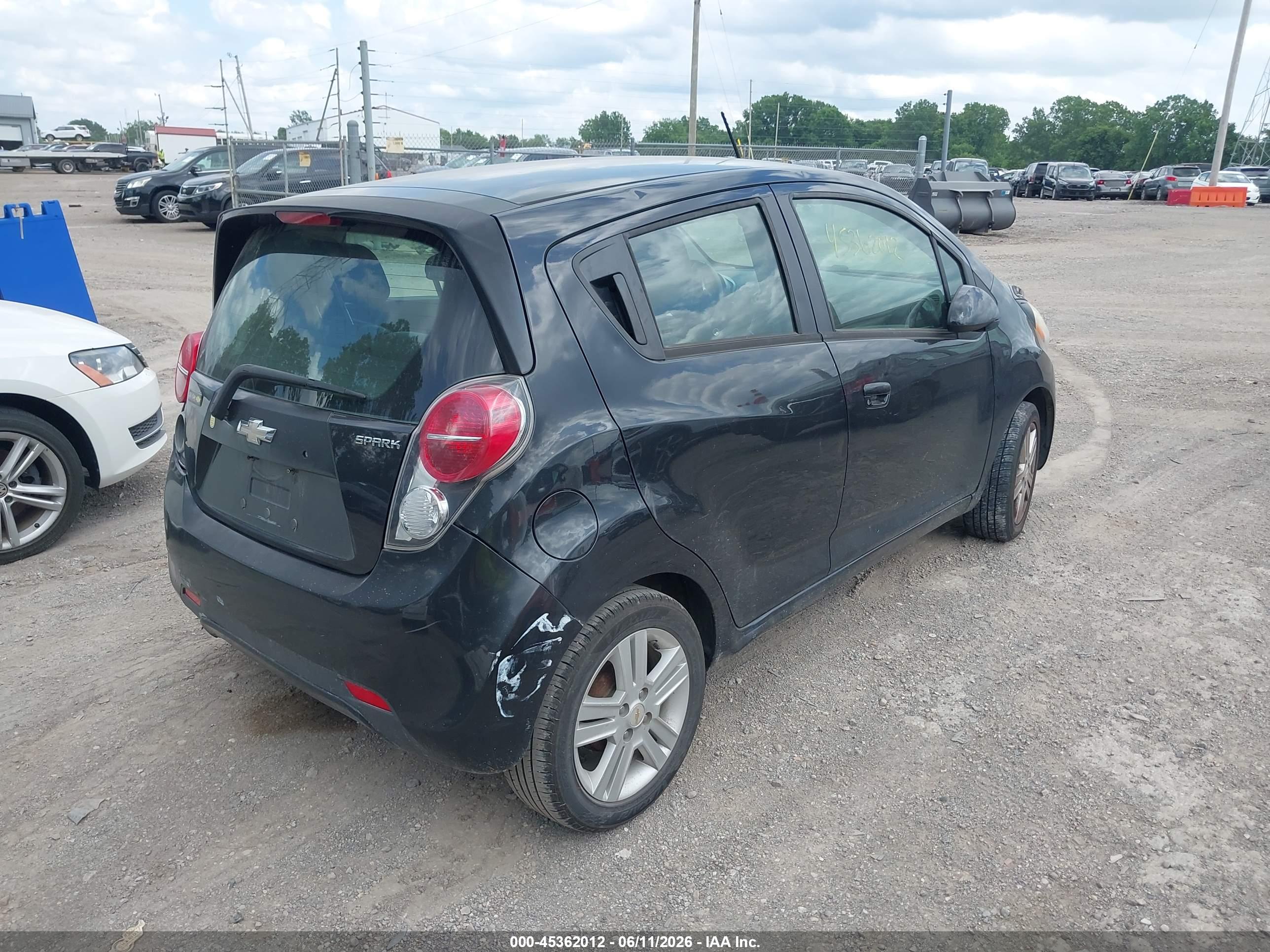 CHEVROLET SPARK image 4