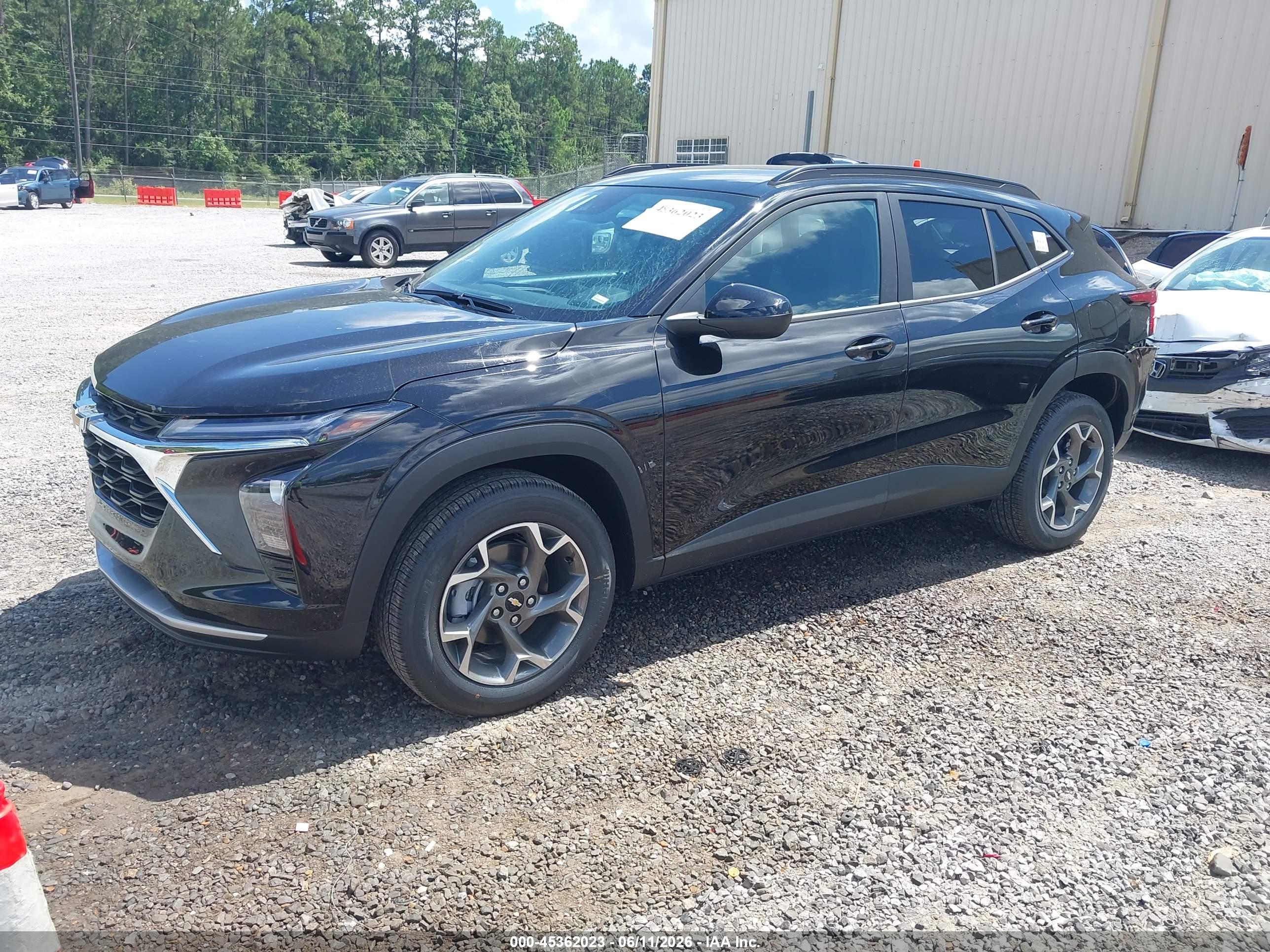 CHEVROLET TRAX image 2