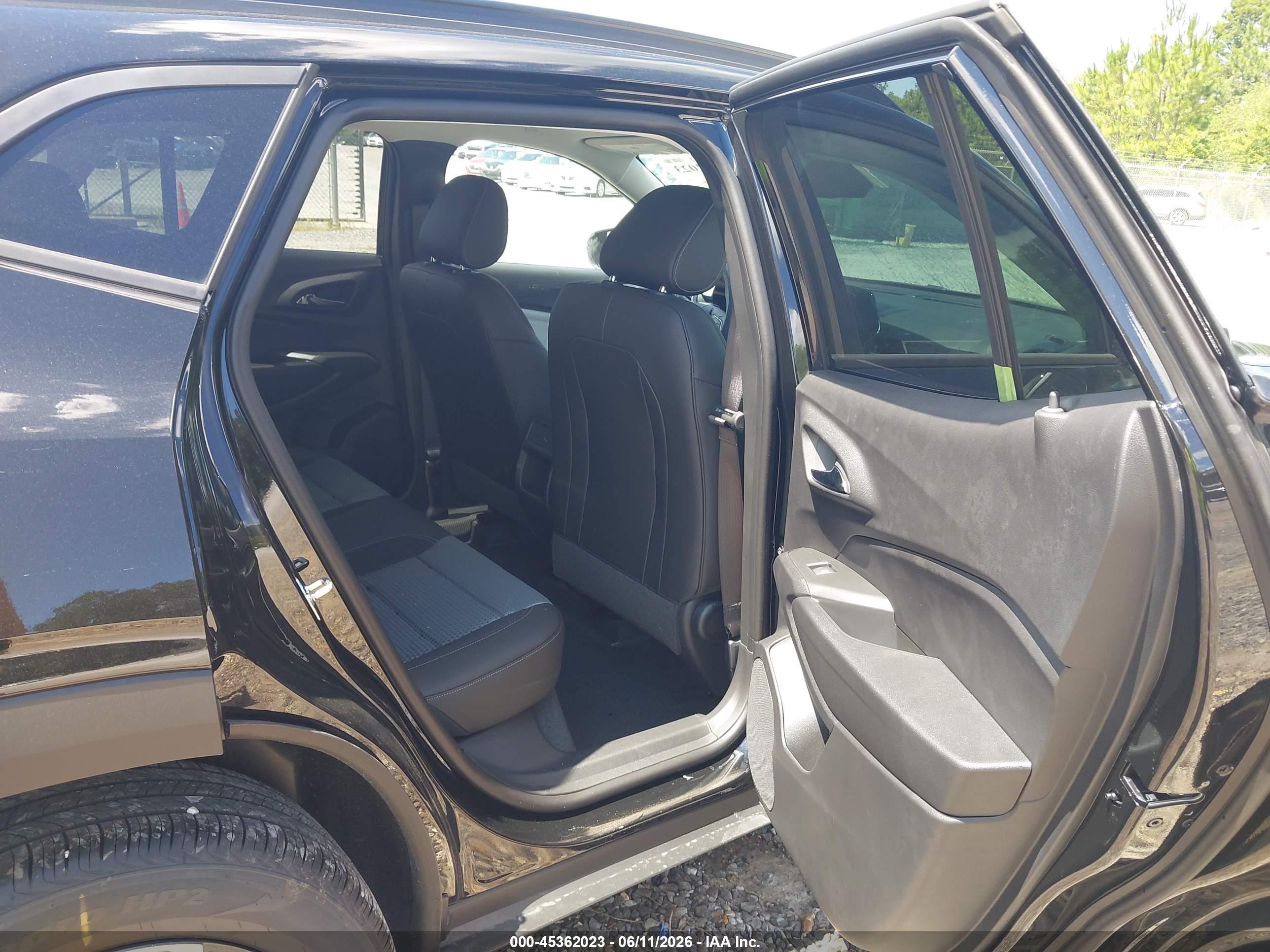 CHEVROLET TRAX image 8