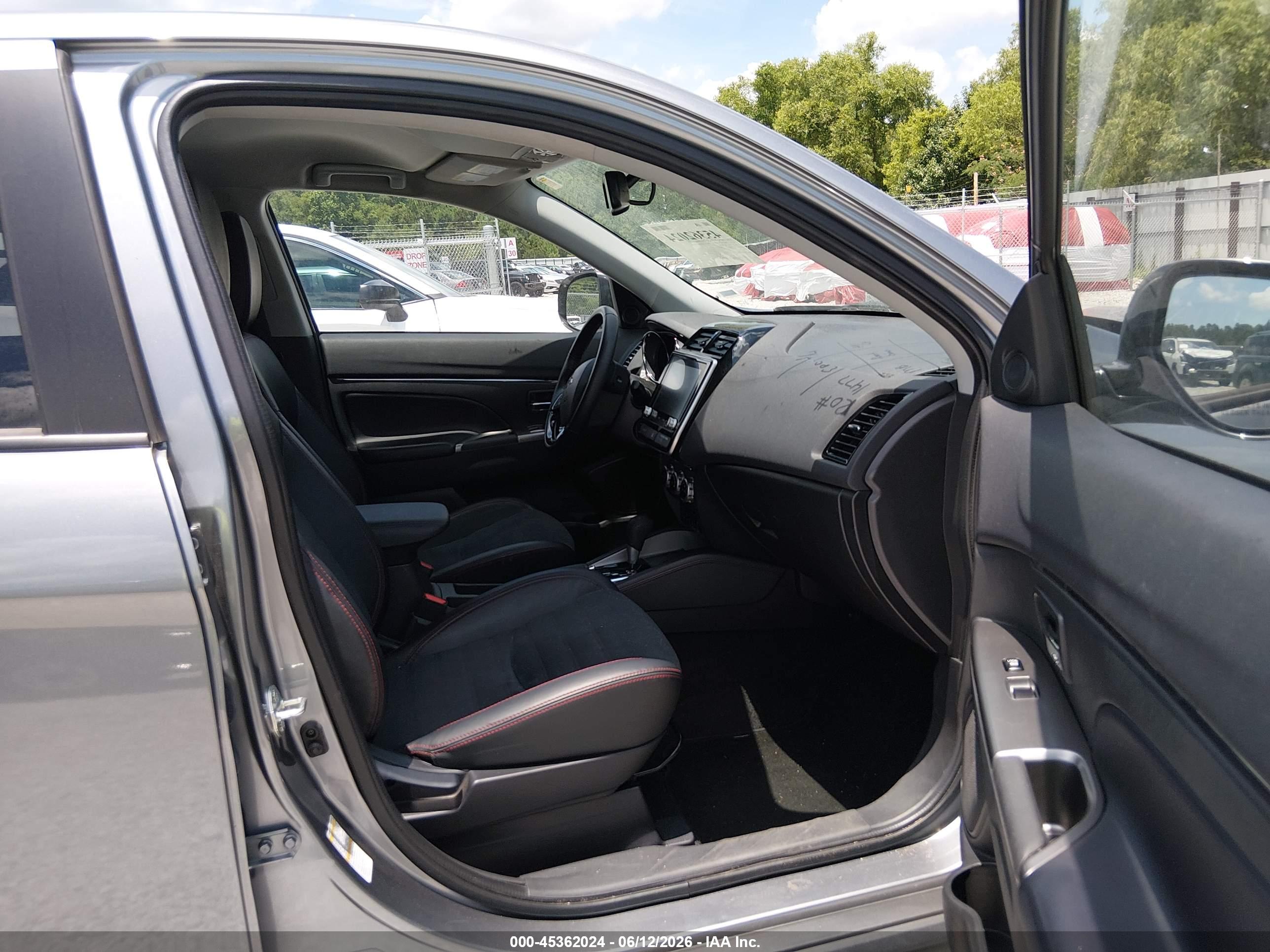 MITSUBISHI OUTLANDER image 5