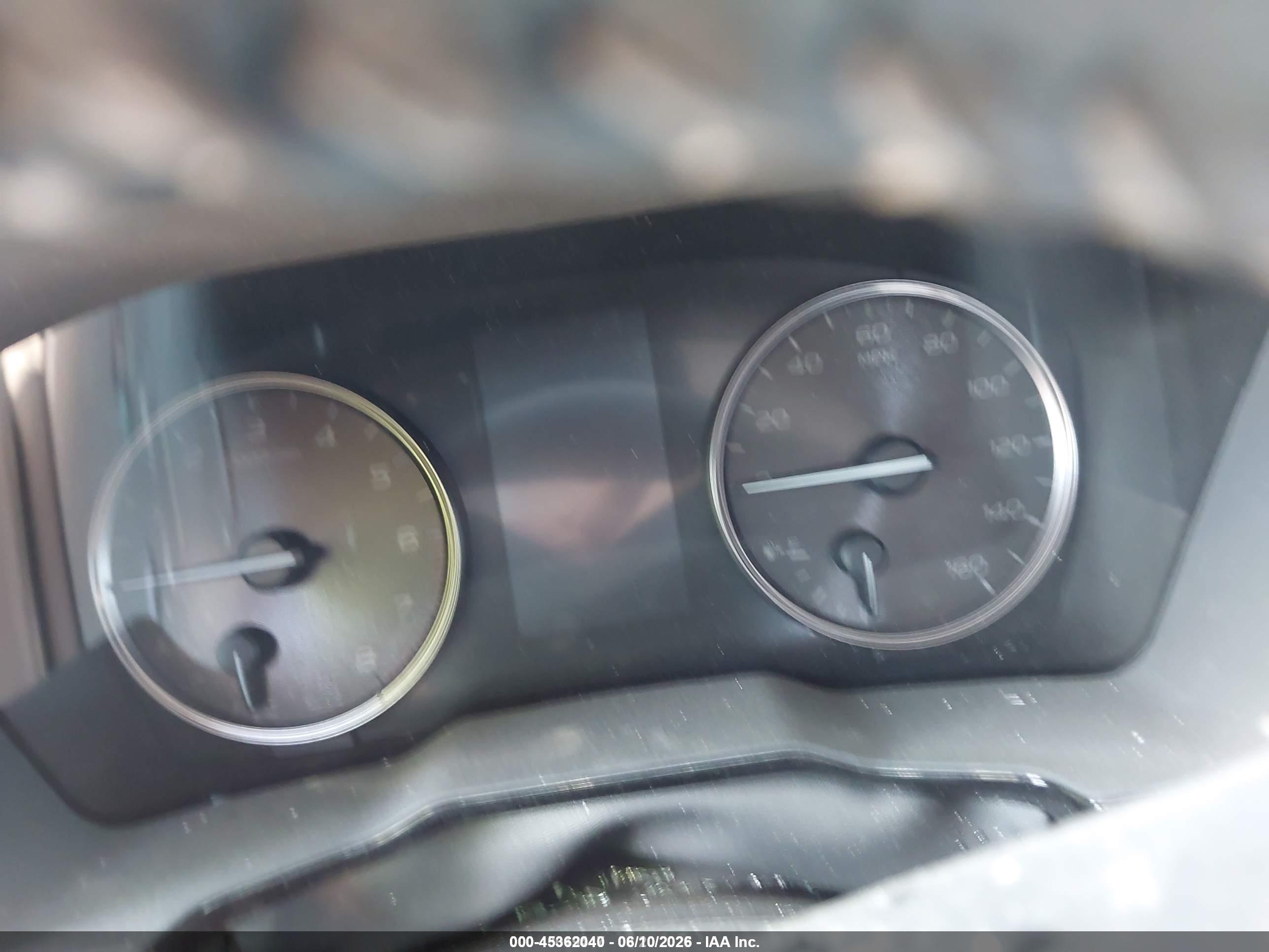 SUBARU OUTBACK image 7
