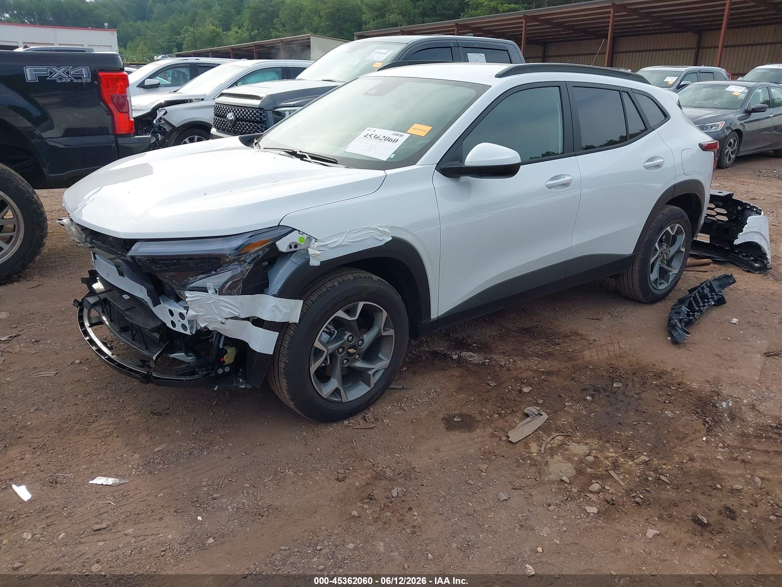 CHEVROLET TRAX image 2
