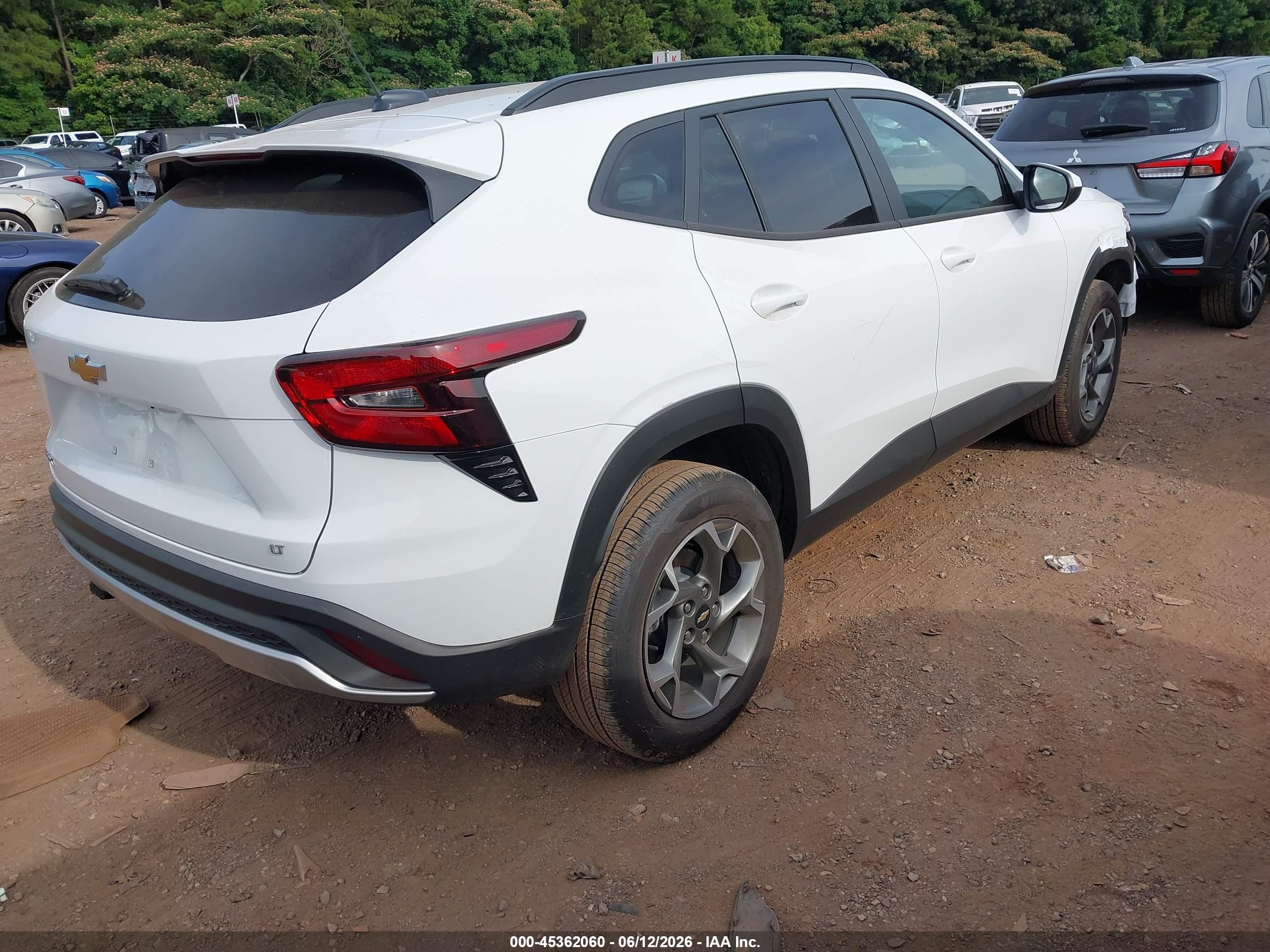 CHEVROLET TRAX image 4