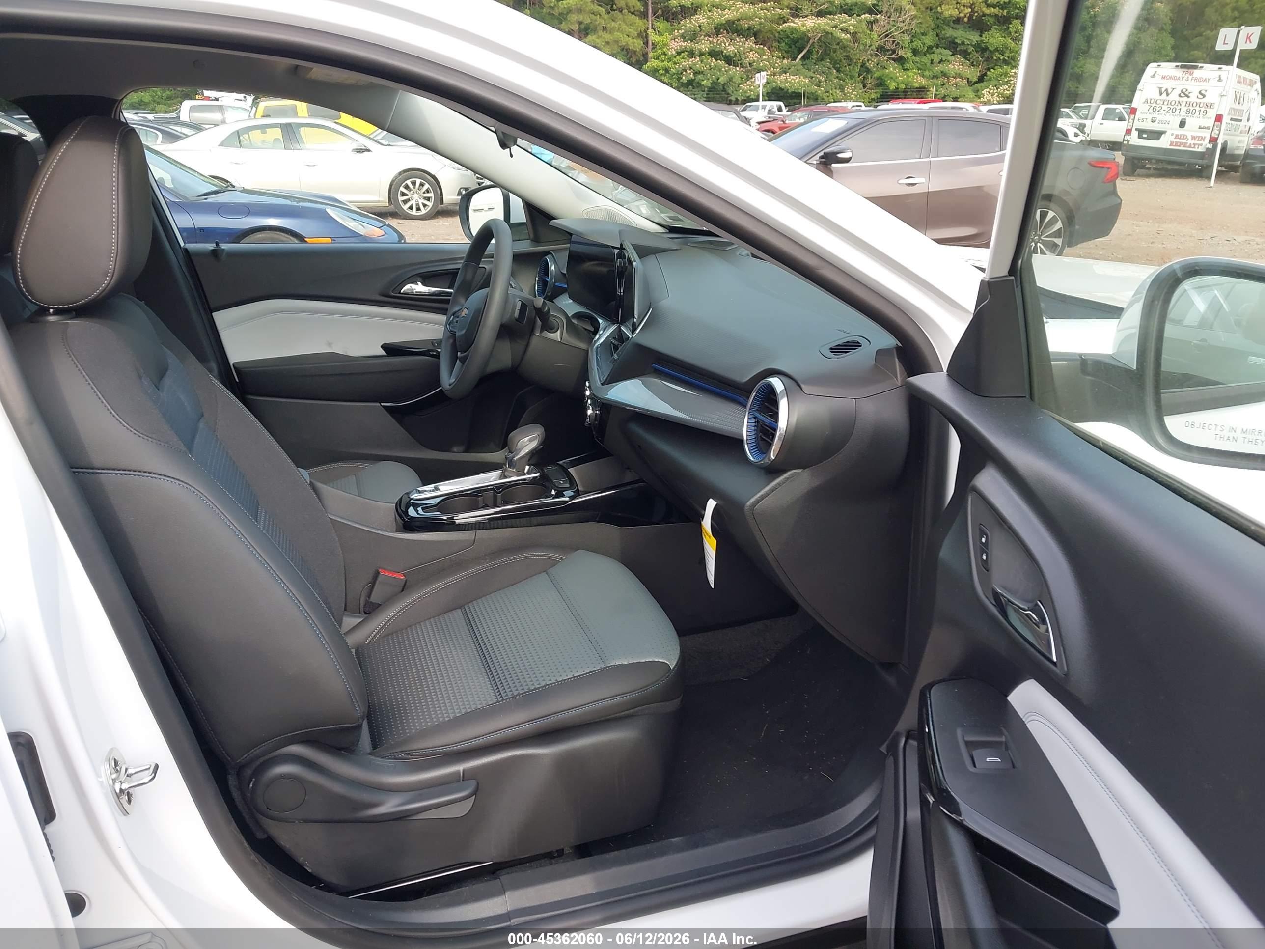 CHEVROLET TRAX image 5