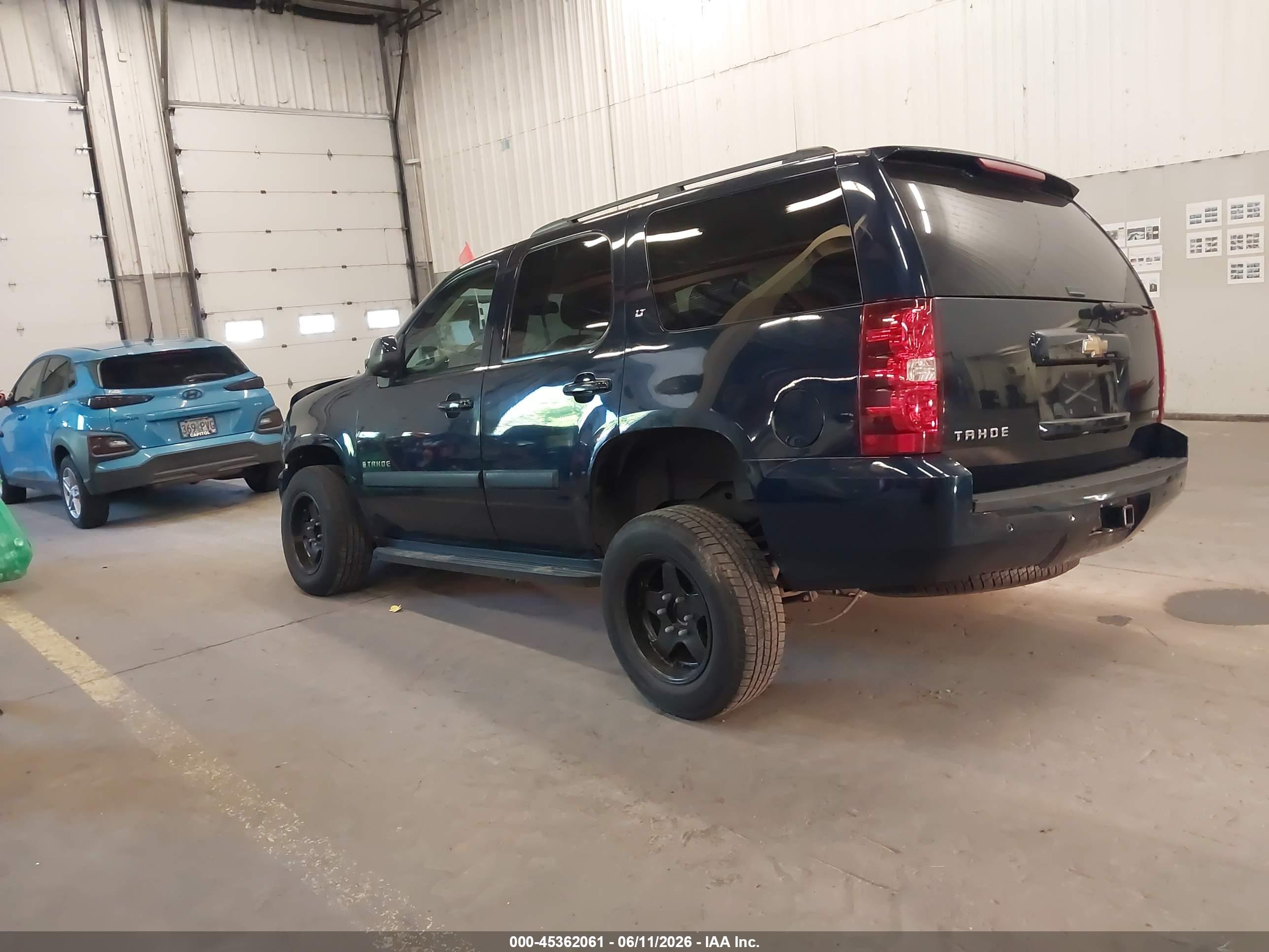 CHEVROLET TAHOE image 3