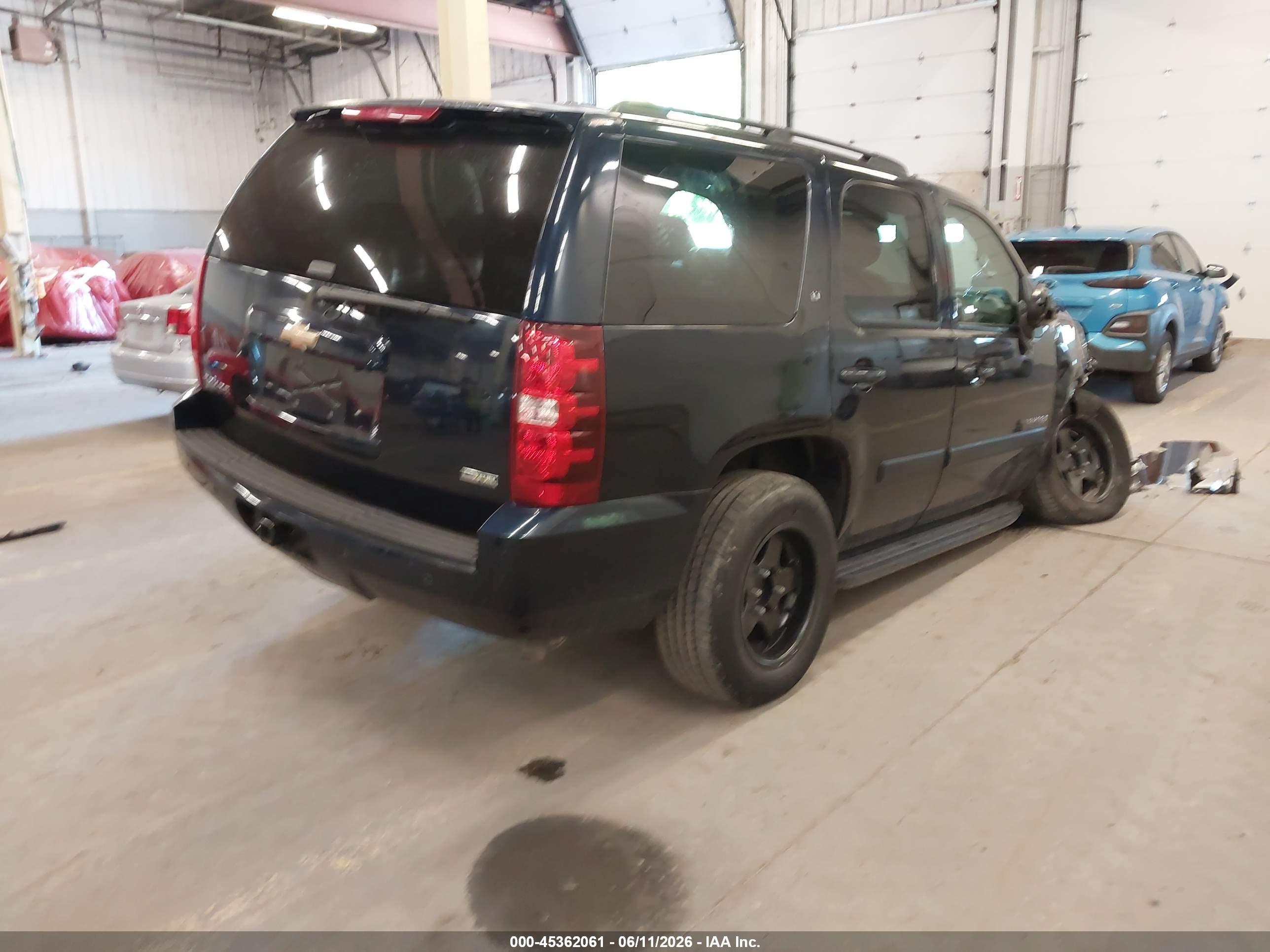 CHEVROLET TAHOE image 4