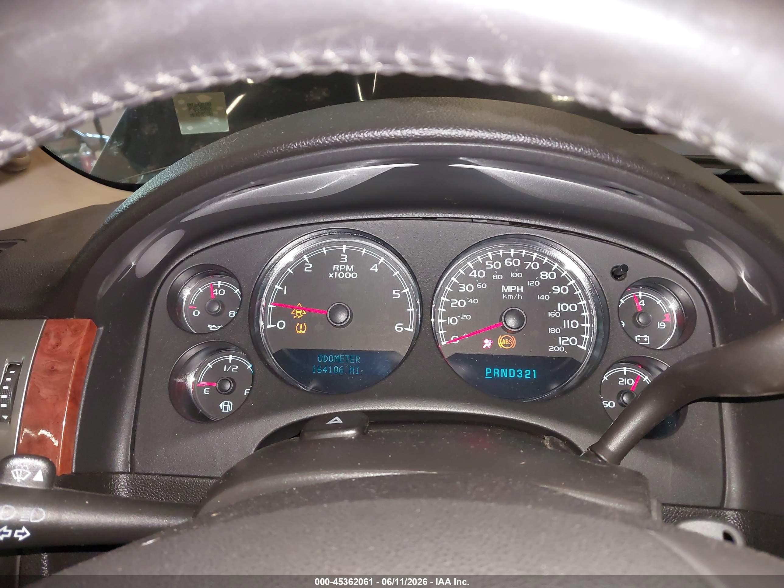 CHEVROLET TAHOE image 7