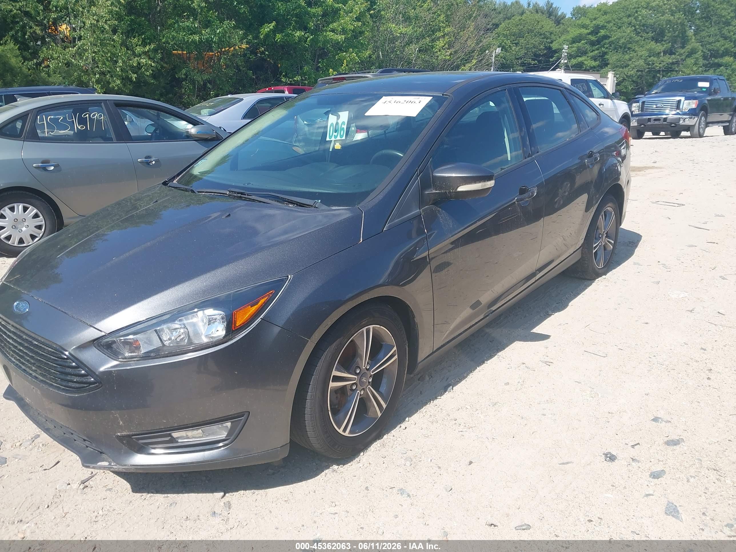 FORD FOCUS image 2