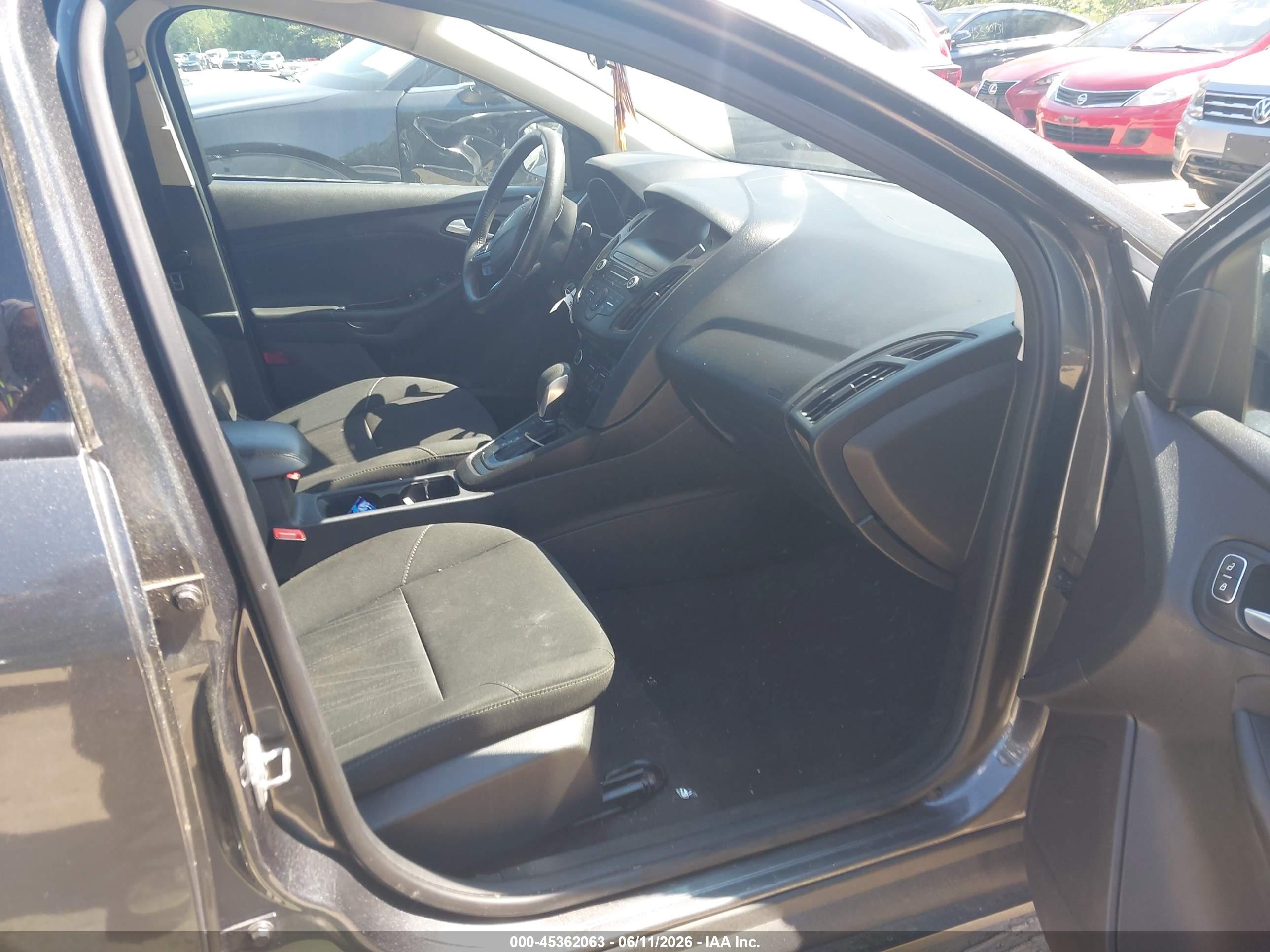 FORD FOCUS image 5