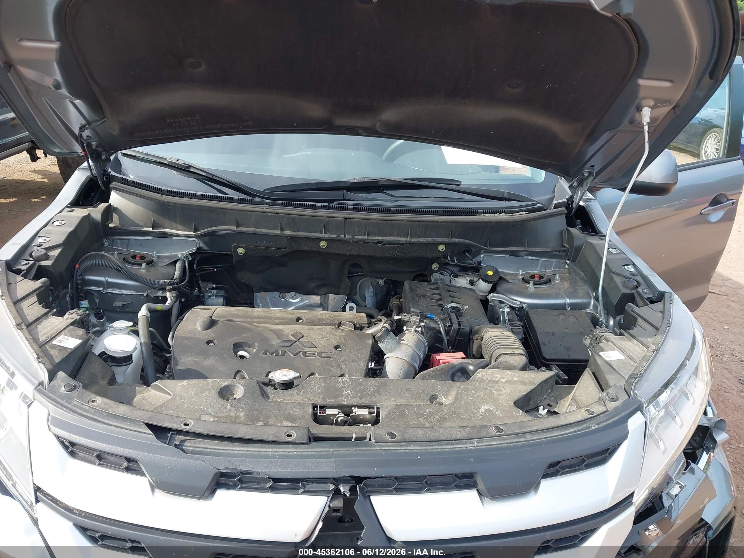MITSUBISHI OUTLANDER image 10