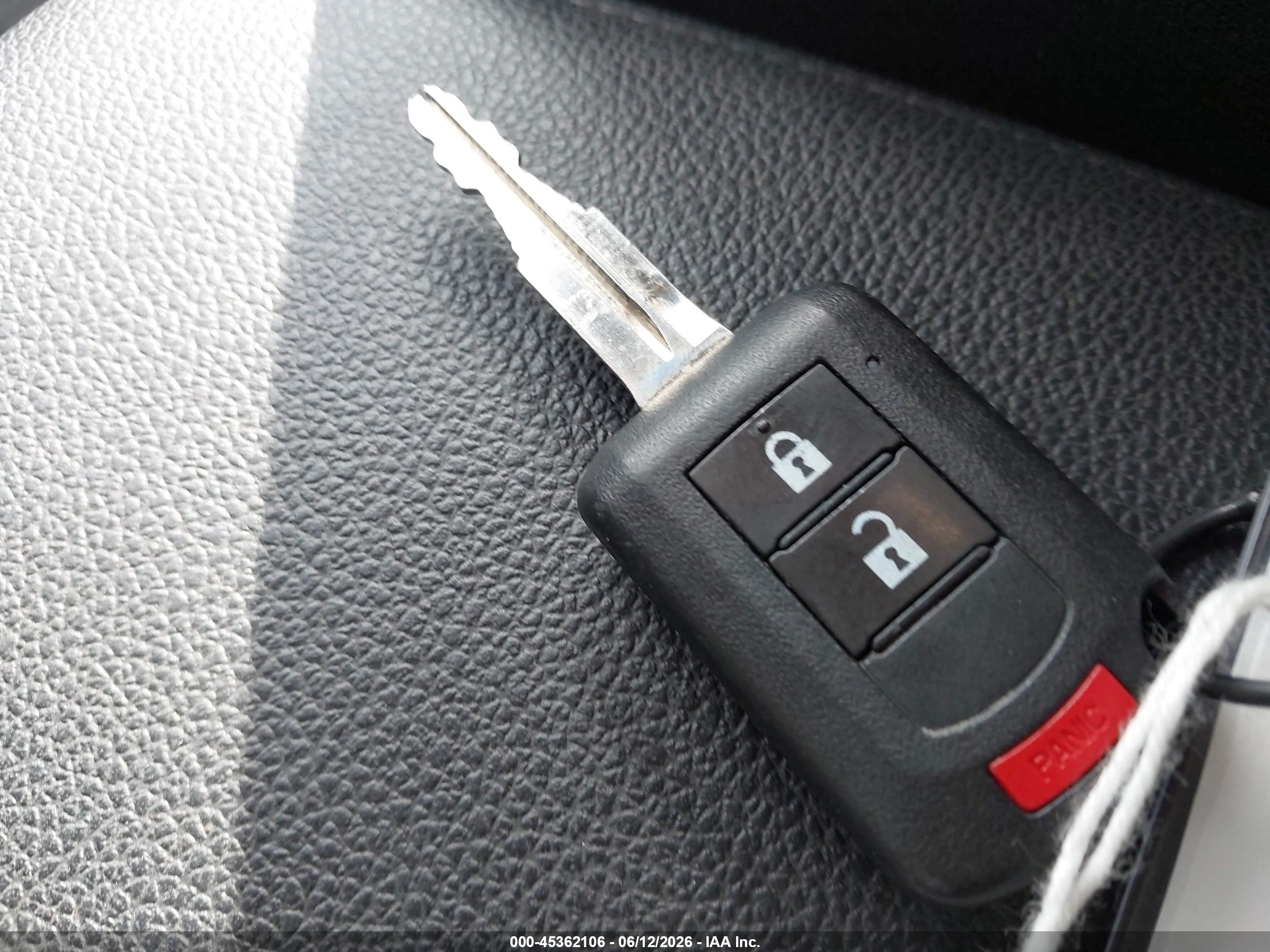 MITSUBISHI OUTLANDER image 11