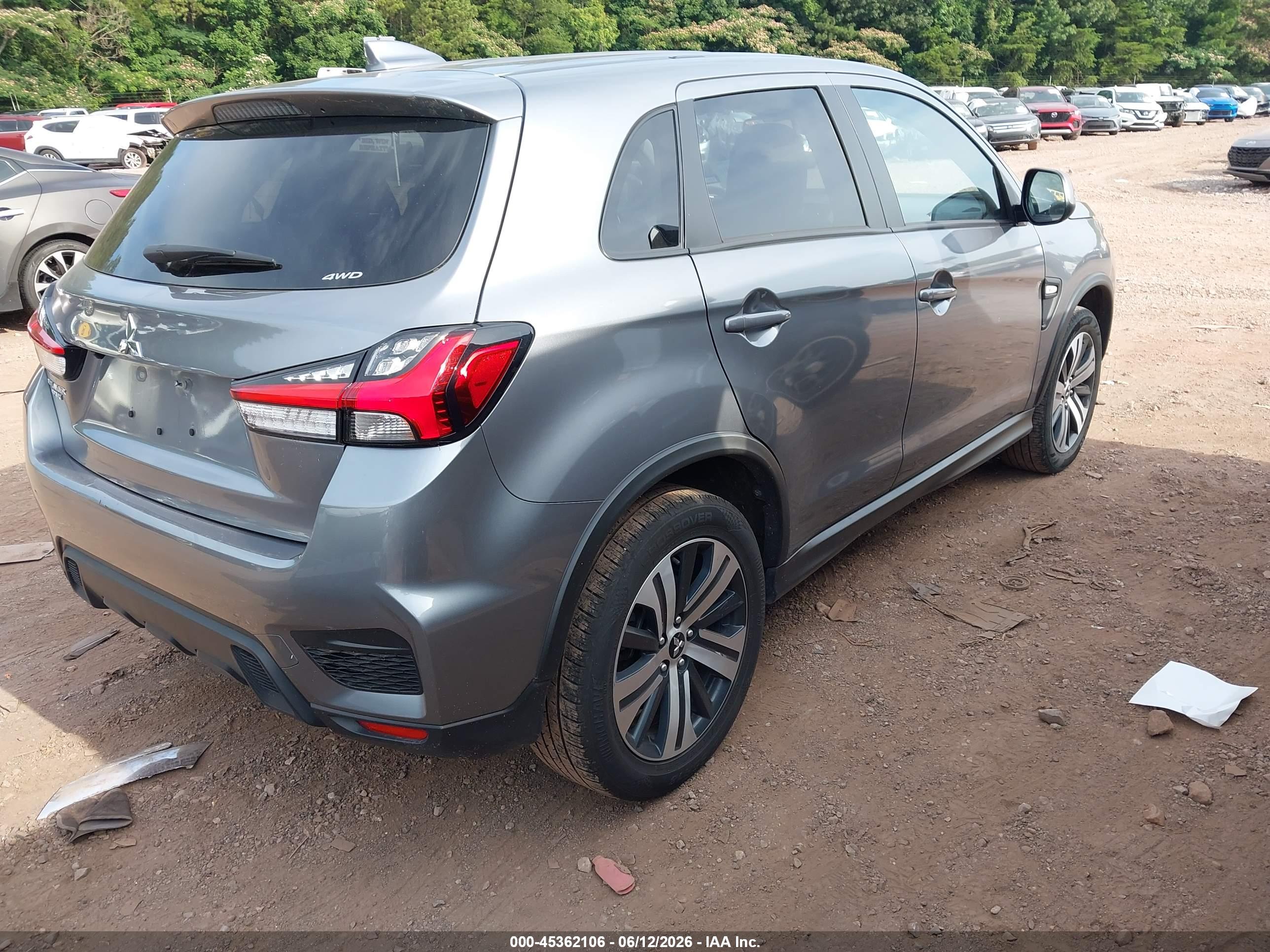 MITSUBISHI OUTLANDER image 4