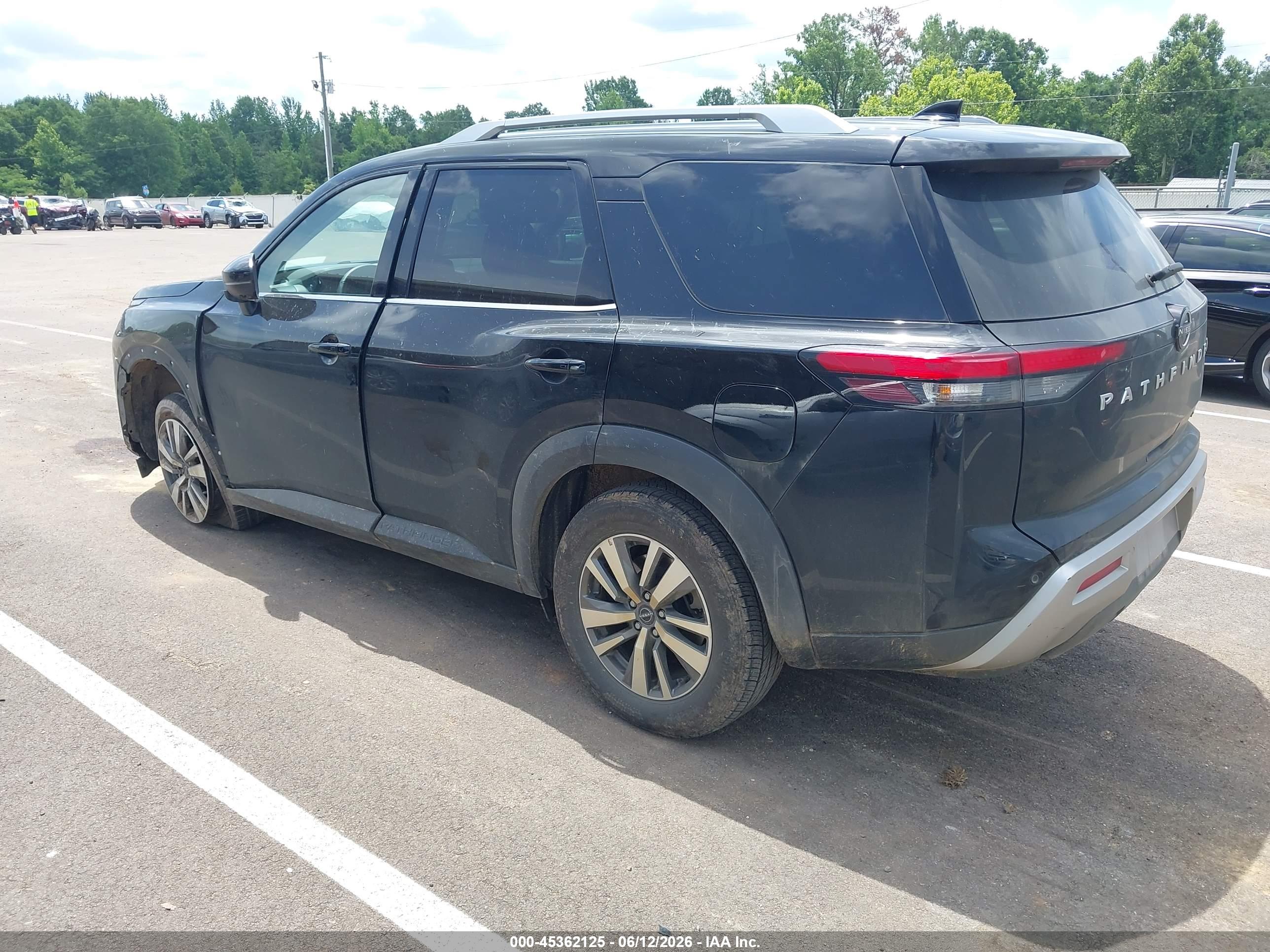 NISSAN PATHFINDER image 3