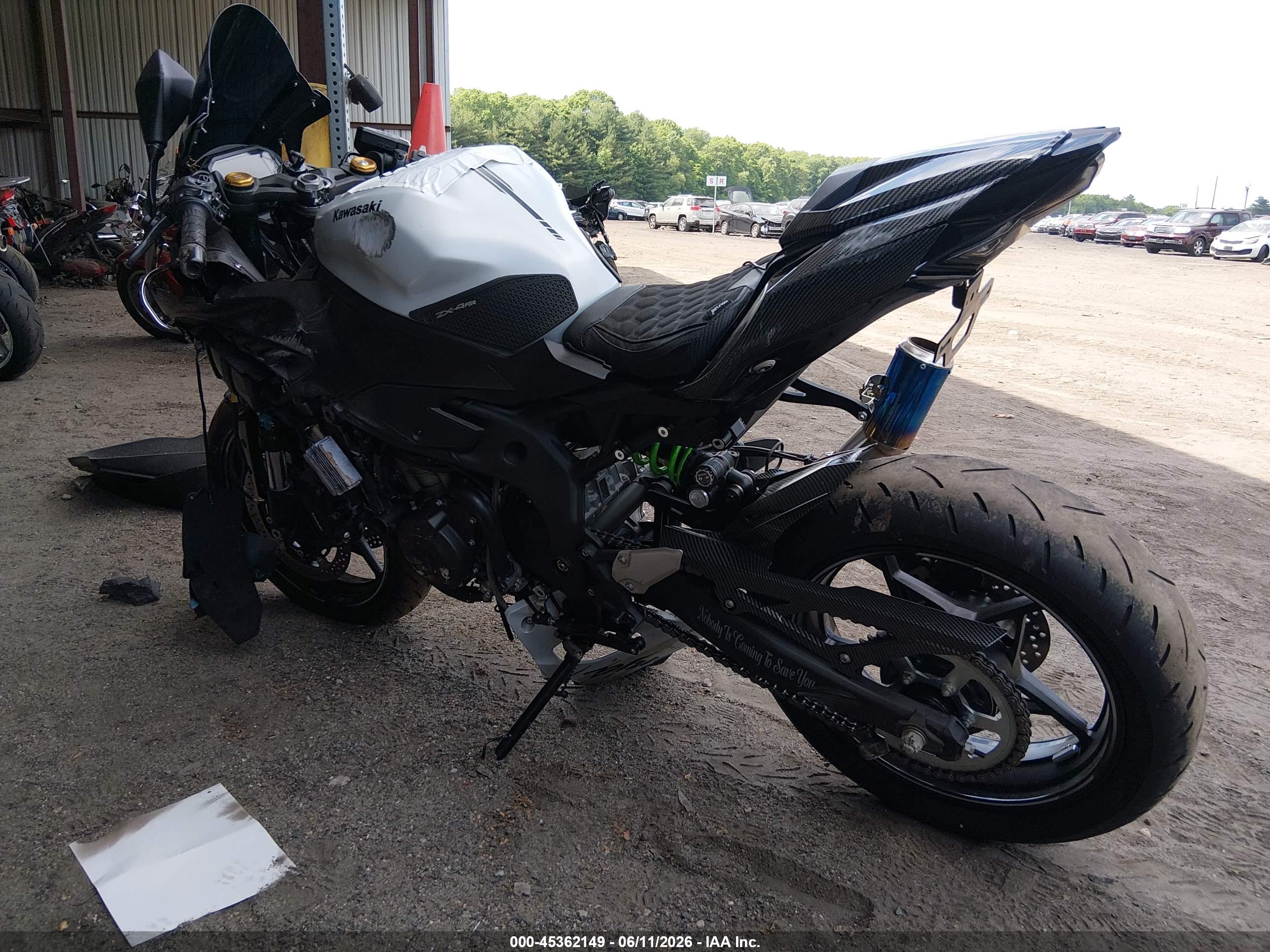 KAWASAKI ZX400 image 3