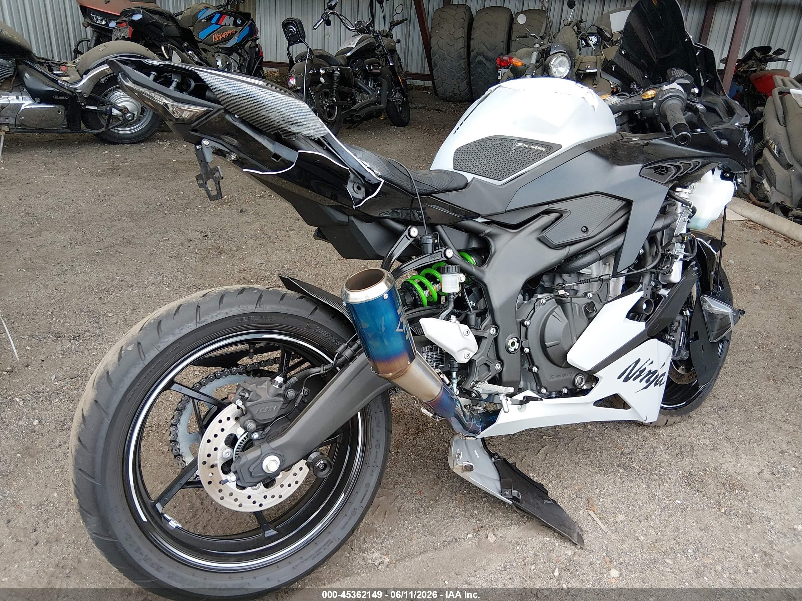 KAWASAKI ZX400 image 4