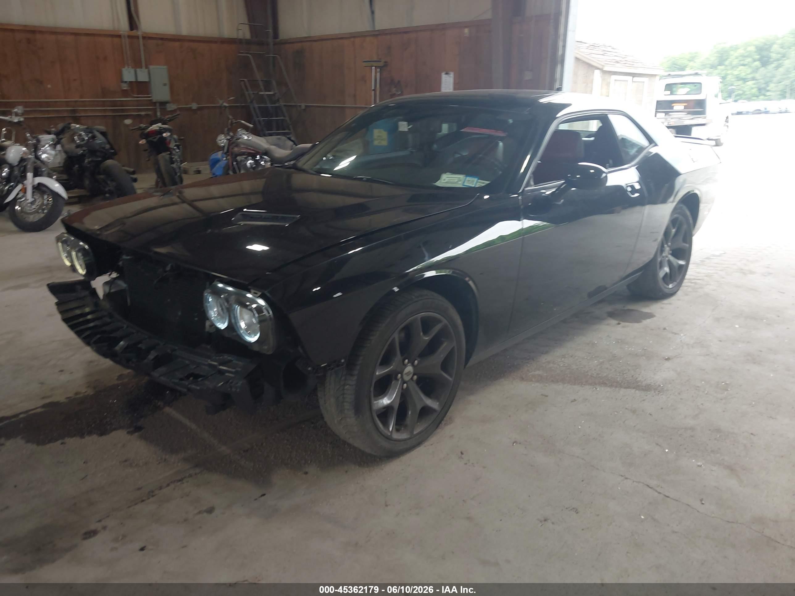 DODGE CHALLENGER image 2