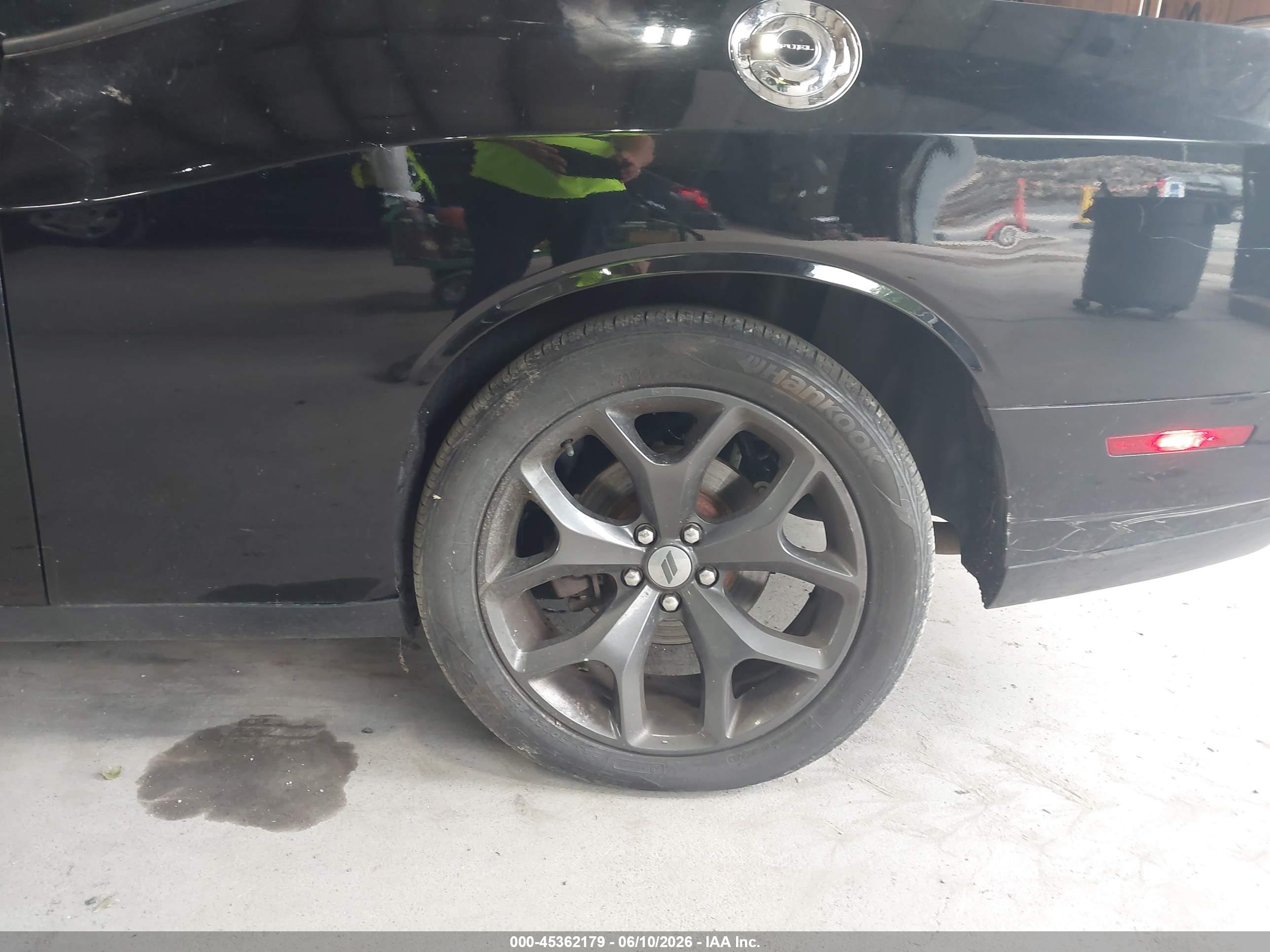 DODGE CHALLENGER image 6