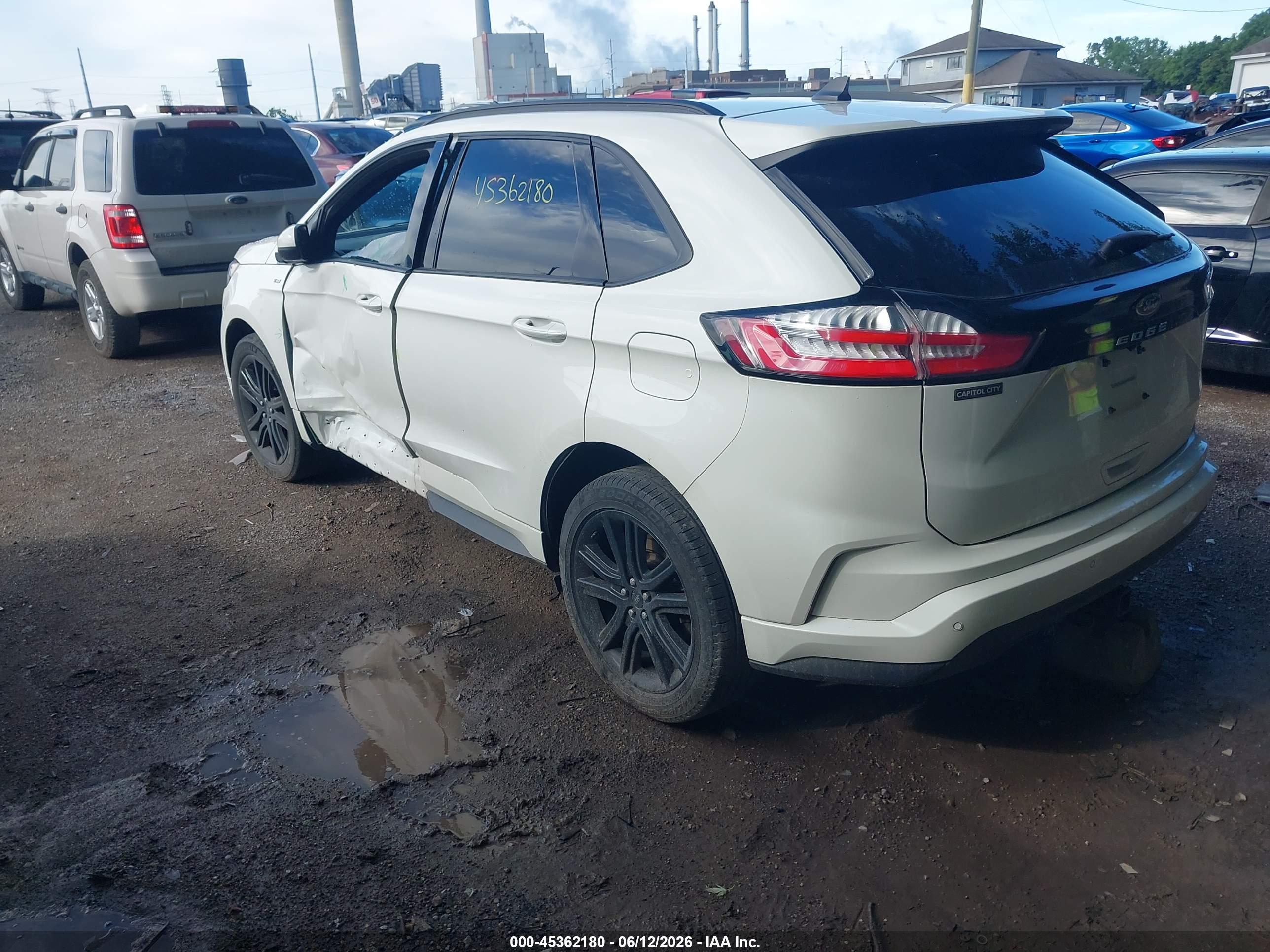 FORD EDGE image 3