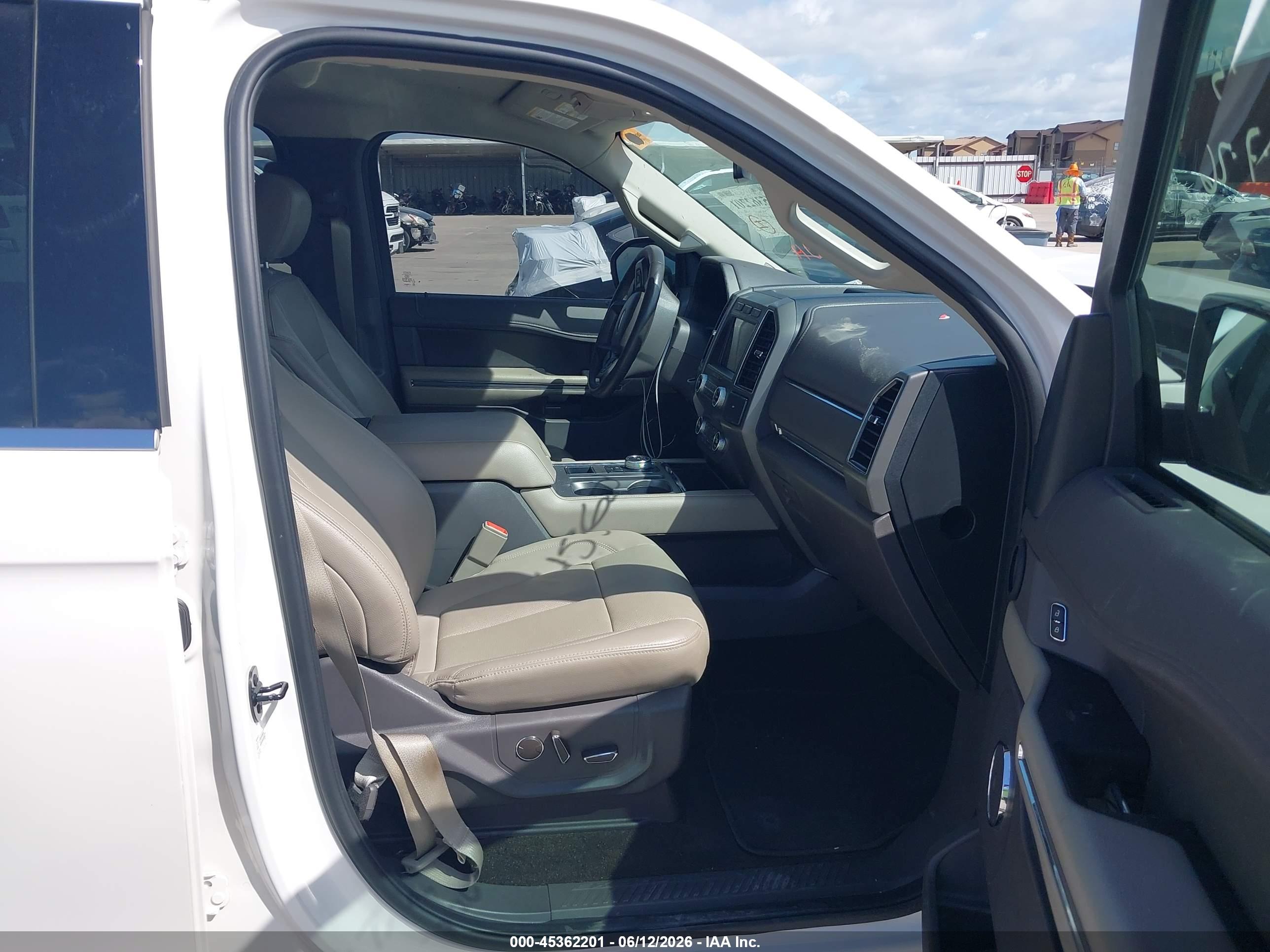 FORD EXPEDITION image 5