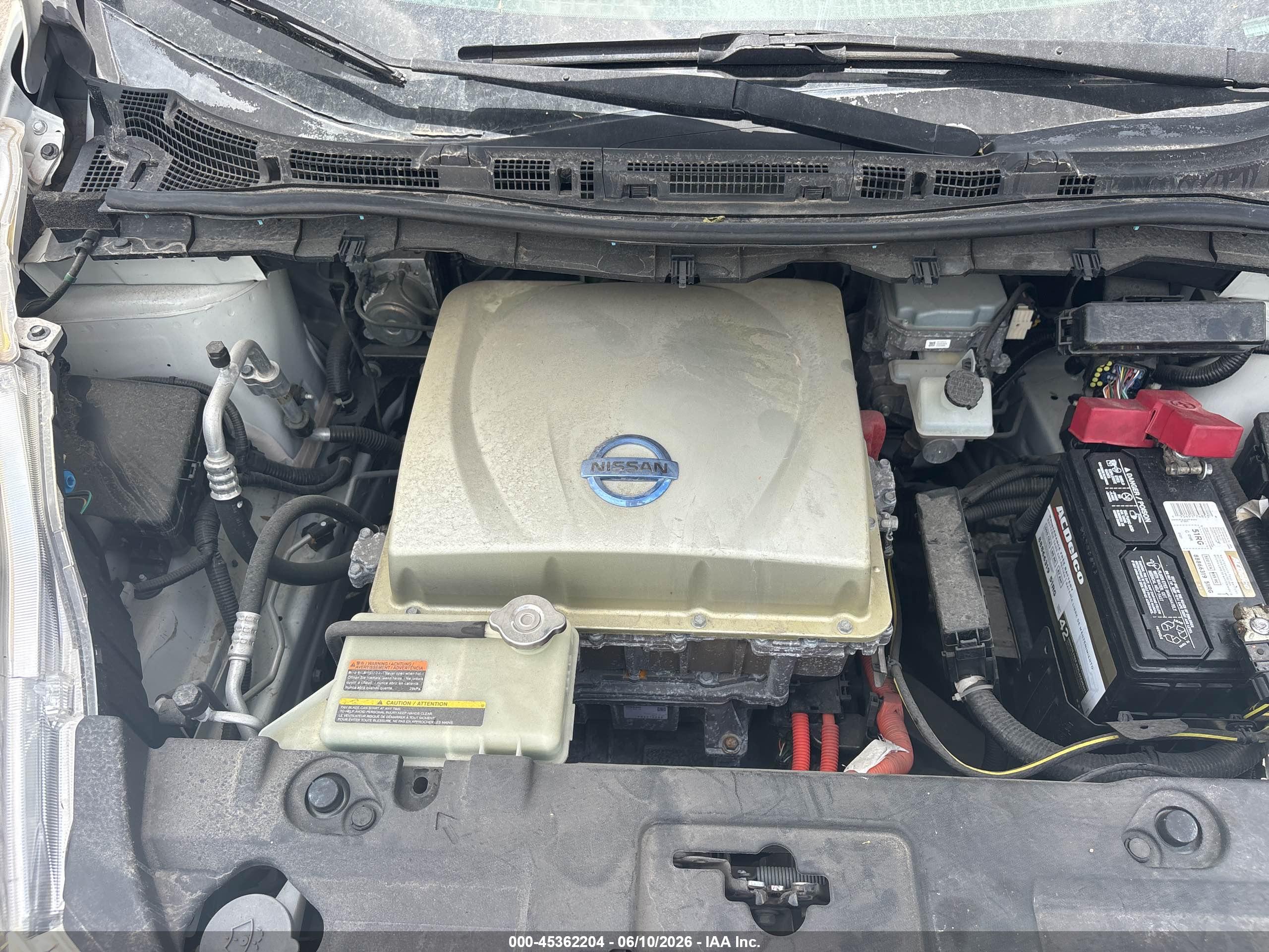 NISSAN LEAF image 10