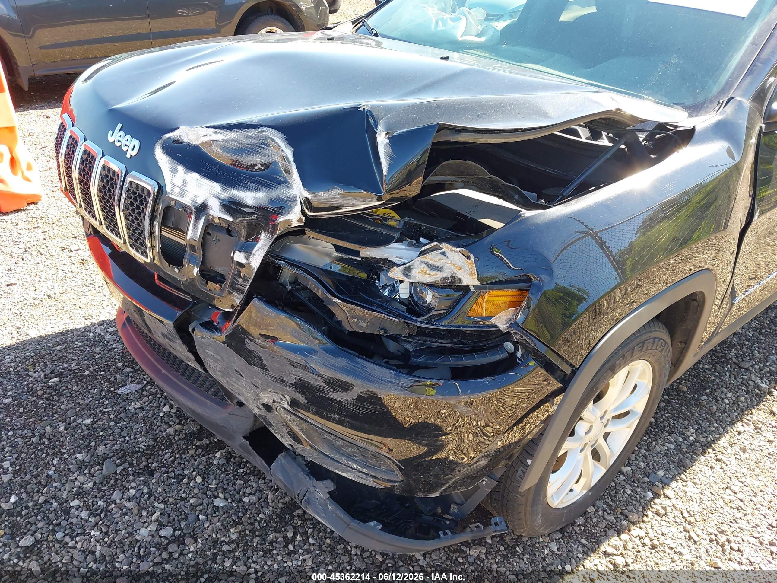 JEEP CHEROKEE image 6