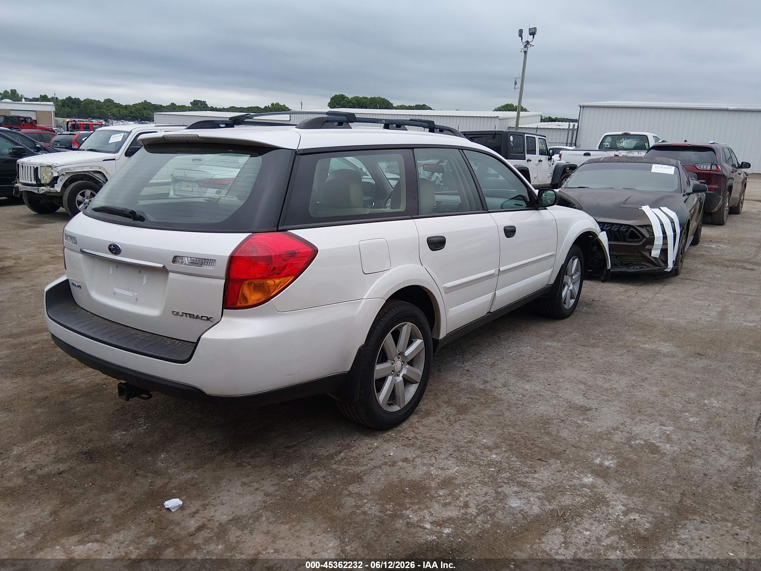 SUBARU OUTBACK image 4