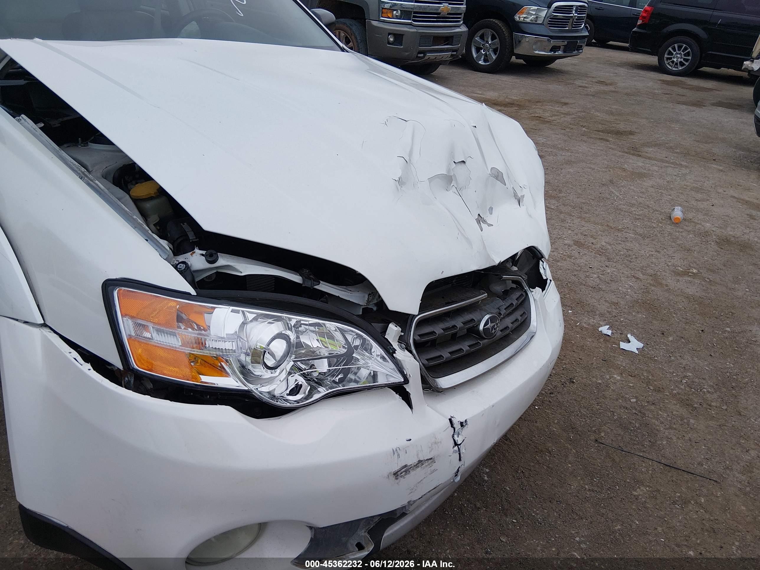 SUBARU OUTBACK image 6