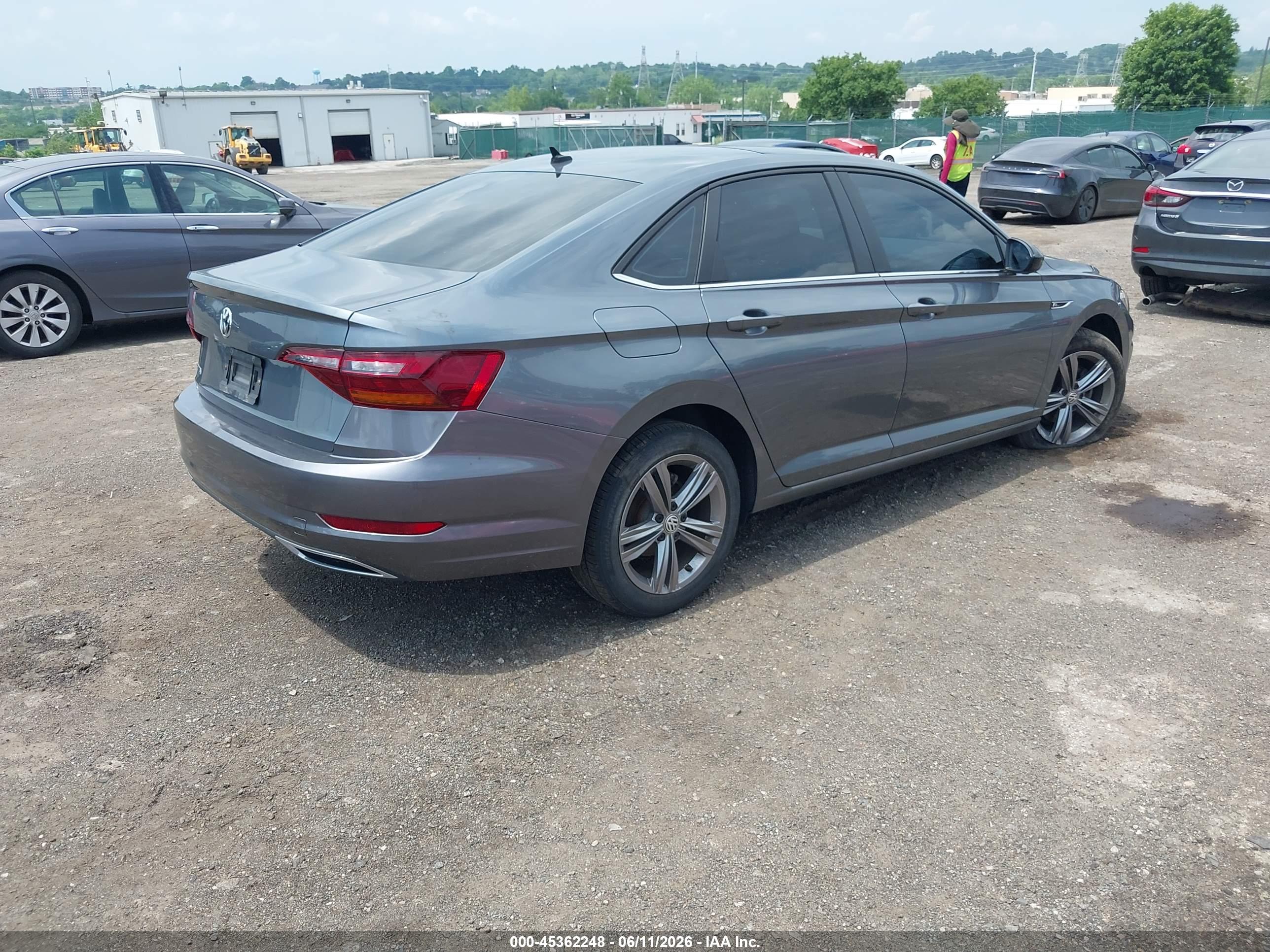 VOLKSWAGEN JETTA image 4
