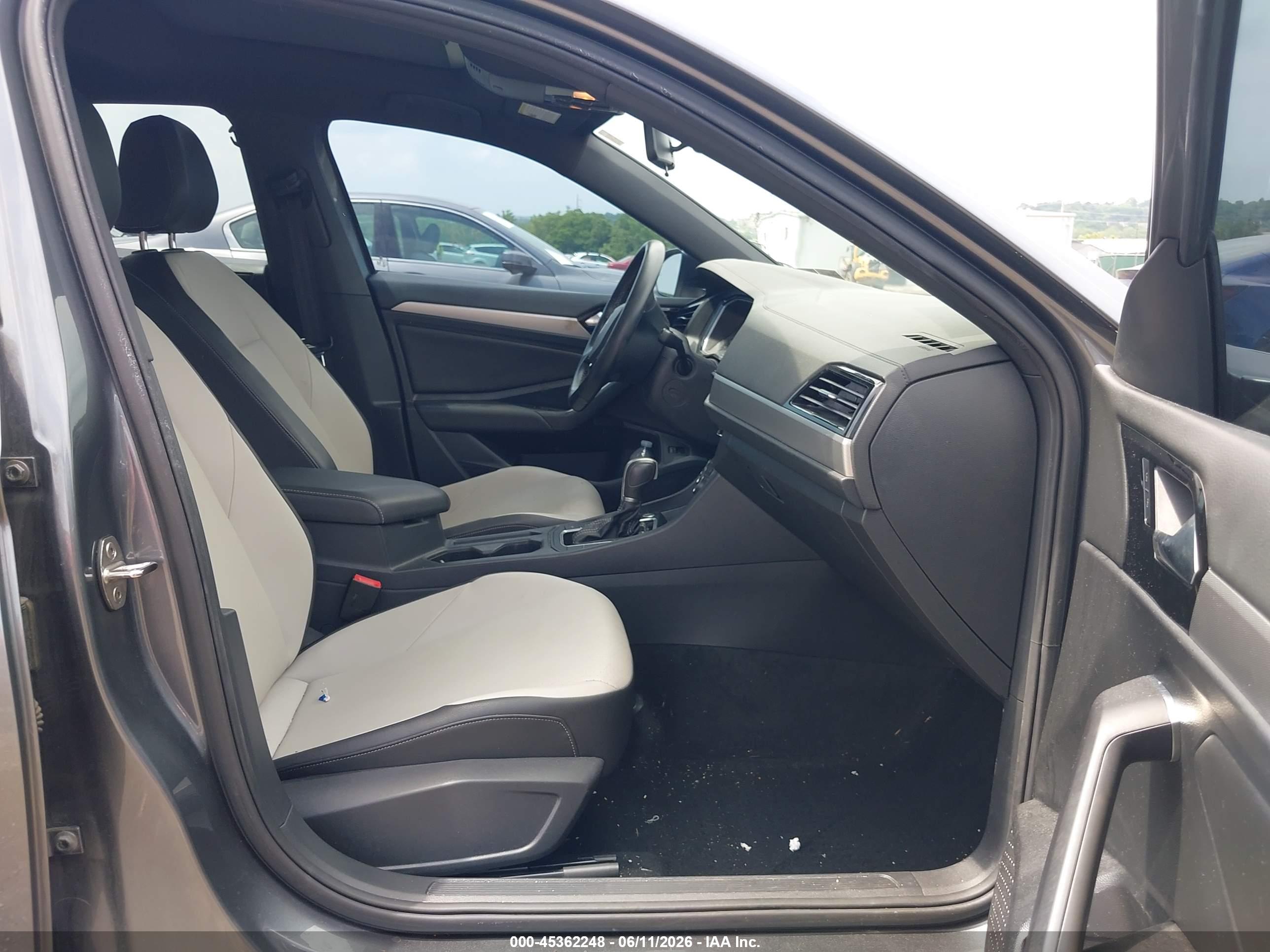 VOLKSWAGEN JETTA image 5