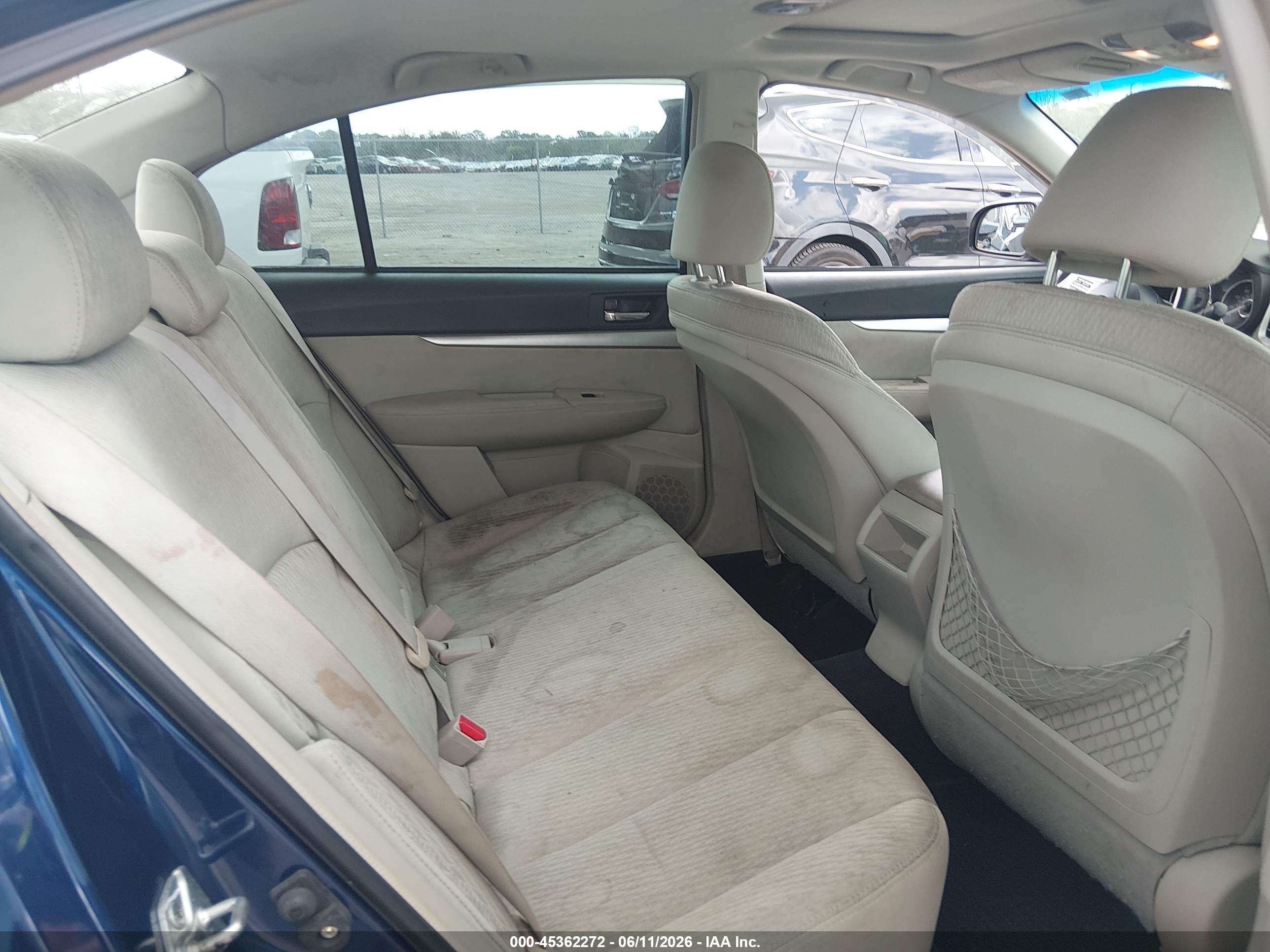 SUBARU LEGACY image 8