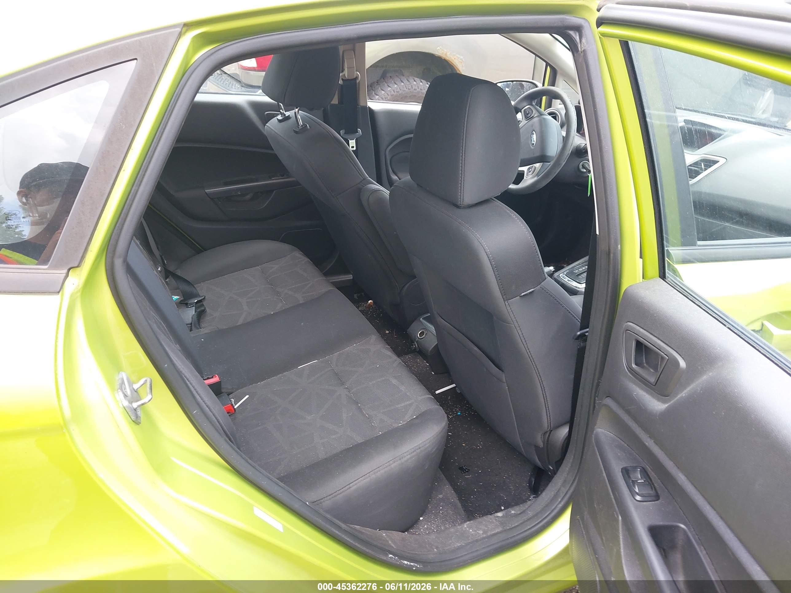 FORD FIESTA image 8