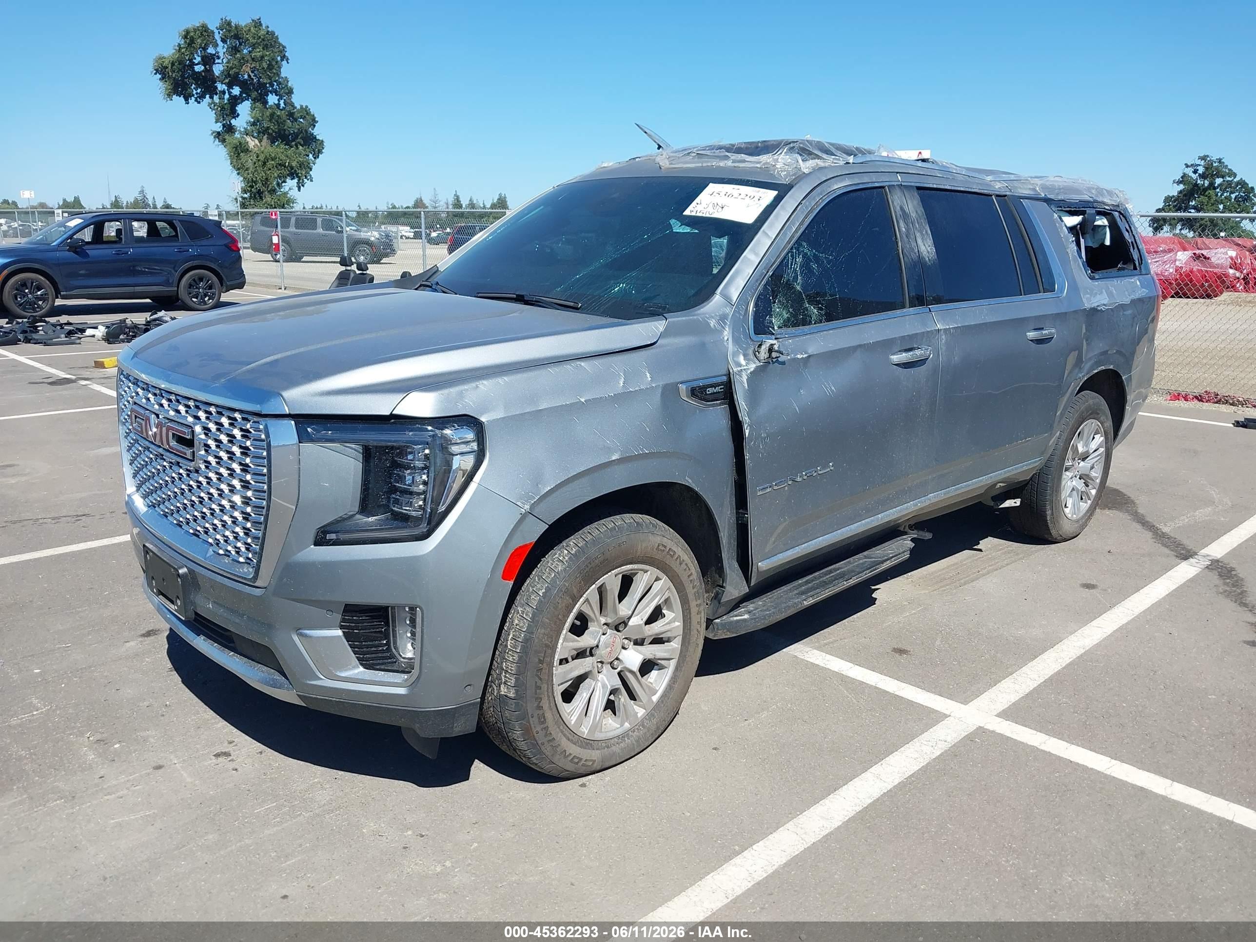 GMC YUKON image 2